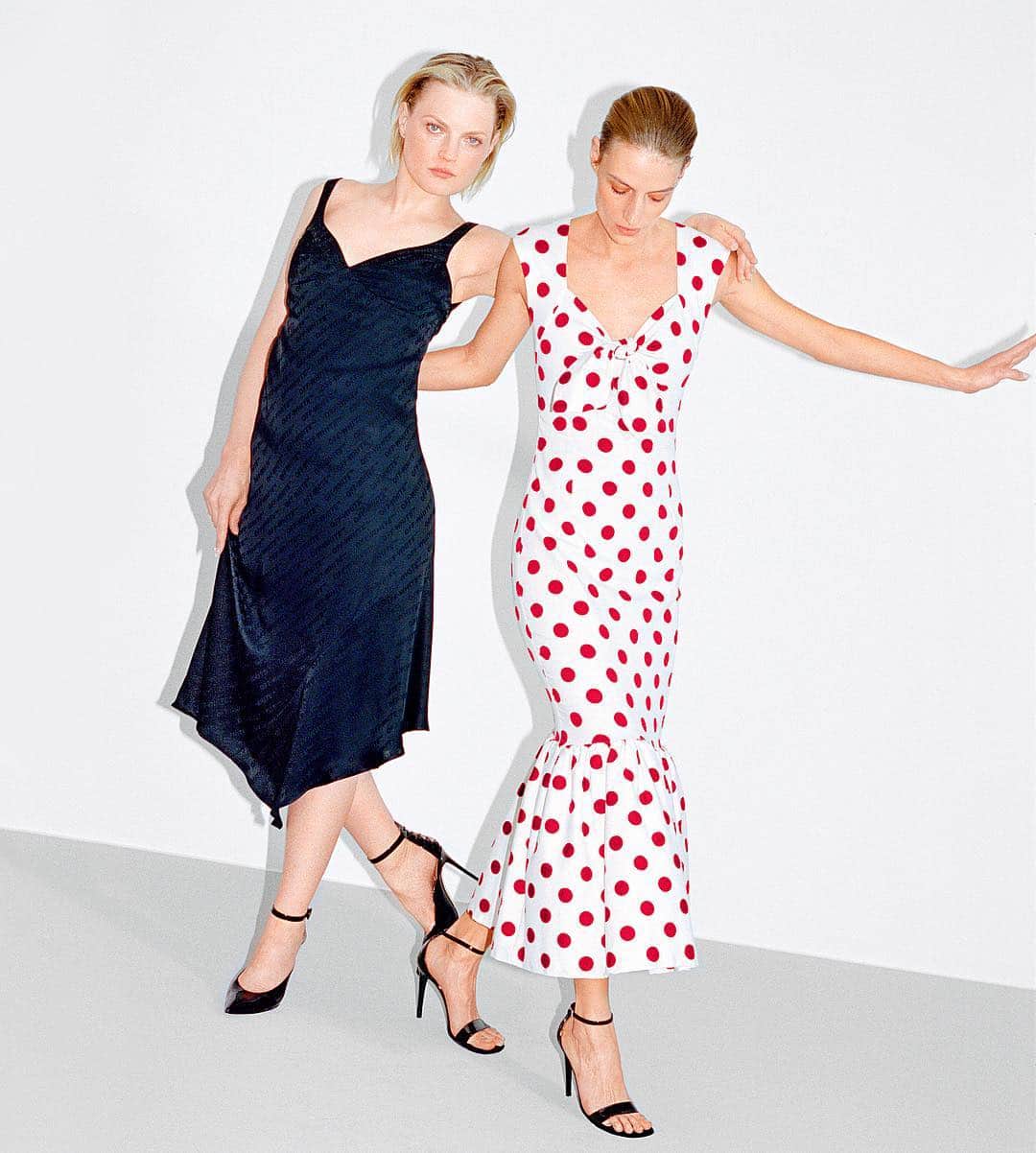 barneysnyofficialさんのインスタグラム写真 - (barneysnyofficialInstagram)「We’re spotting the classic polka dot pattern on every type of silhouette this season from flared hemlines to breezy maxis. See what 28 dresses you need in your closet this spring season on #TheWindow. Photographed by: @katjarahlwes」5月1日 7時07分 - barneysny