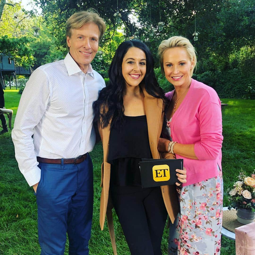 ジョシー・ビセットのインスタグラム：「We loved having you out on location! I totally adore you! @deidrebehar @hallmarkchannel @jackwagnerofficial @etonlinealert #weddingmarch5 #hallmarkies」