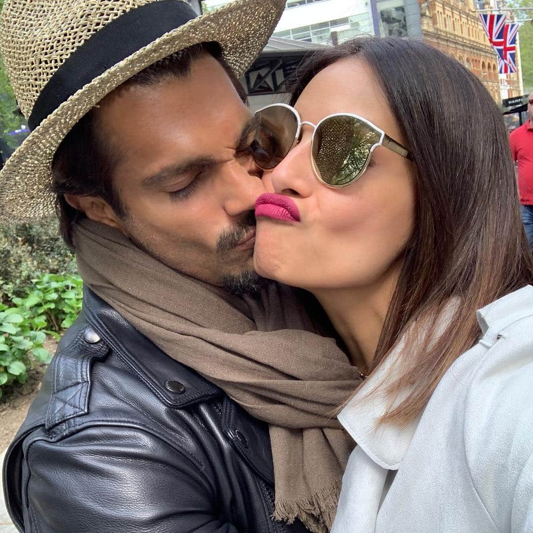 ビパシャ・バスーさんのインスタグラム写真 - (ビパシャ・バスーInstagram)「Us ❤️ 3rd #monversary❤️ #monkeylove」5月1日 7時29分 - bipashabasu