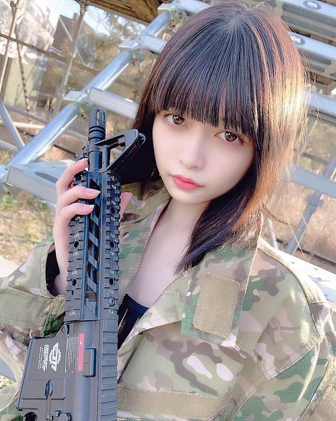 美女美容事情さんのインスタグラム写真 - (美女美容事情Instagram)「《ずっと行きたかった〇〇に行ってきた🔫😁》 * リポストを使って、素敵な写真📷✨を投稿されてる方を紹介させて頂く⠀⠀⠀ 【💄美女美容事情💅】のコーナーです✨ *⠀⠀⠀⠀⠀⠀ いいねやコメント、フォローして応援してね❤︎🥰🎶⁣ *⠀⠀⠀⠀⠀⠀ 今回ご紹介させて頂きますのは❤︎ ひなさん< @hina_hina_0219 >の素敵なお写真📸 * ずっと行きたかったサバゲーに参加してきたそうです🔫😊久しぶりに思いっきり身体を動かせたとのことでご満悦の様子😁 そして迷彩服も機関銃も似合ってしまう圧倒的な美しさ🥰見惚れます☺️ *⠀ ひなさんのアカウントには他にも素晴らしい投稿が沢山ありますので是非覗いてみて💁‍♀️💙 *⠀ ひなさん< @hina_hina_0219 > 素敵な投稿ありがとうございました☺️📸✨⠀⠀⠀⠀⠀⠀⠀ △▼△▼△▼△▼△▼△▼△▼△▼△▼⠀⠀⠀⠀⠀⠀⠀⠀⠀⠀⠀⠀⠀⠀⠀⠀⠀⠀⠀⠀⠀⠀⠀⠀⠀⠀⠀⠀⠀⠀⠀⠀ ❤🧡💛「美女美容事情」💚💙💜⠀⠀⠀⠀⠀⠀⠀⠀⠀⠀⠀⠀⠀⠀ 👇掲載ご希望の方は👇⠀⠀⠀⠀⠀⠀⠀⠀⠀⠀⠀⠀⠀⠀⠀ @b_b_j.jタグ付けと🖤 # ビジョビ⠀🖤⠀⠀⠀⠀⠀⠀⠀⠀⠀⠀⠀⠀⠀⠀ をタグ付けお願いします✨⠀⠀⠀⠀⠀⠀⠀⠀⠀⠀⠀⠀⠀⠀⠀ ――――――――――――――――⠀⠀⠀⠀⠀⠀⠀⠀⠀⠀⠀⠀⠀⠀⠀⠀⠀⠀⠀⠀⠀⠀ ～姉妹アカウントのご紹介～⠀⠀⠀⠀⠀⠀⠀⠀⠀⠀⠀⠀⠀⠀⠀⠀⠀⠀⠀⠀⠀⠀⠀⠀⠀⠀ ◇美容情報を紹介している«美女美容事情～Beauty～»⠀⠀⠀⠀⠀⠀⠀⠀⠀⠀⠀⠀⠀⠀⠀⠀⠀⠀⠀⠀⠀⠀⠀⠀⠀ ( @b_b_j.j_b )⠀⠀⠀⠀⠀⠀⠀⠀⠀⠀⠀⠀⠀⠀⠀⠀⠀⠀⠀⠀⠀⠀⠀⠀⠀⠀ ◇美しい旅スポット紹介をしている«美 spot»⠀⠀⠀⠀⠀⠀⠀⠀⠀⠀⠀⠀⠀⠀⠀⠀⠀⠀⠀⠀⠀⠀⠀⠀ ( @b__spo )⠀ ◇ビジョビがお届けするセレクトショップ«bi select» ( @bi_select ) ⠀⠀⠀⠀⠀⠀⠀⠀⠀⠀⠀⠀⠀⠀⠀⠀⠀⠀⠀⠀ よかったらこちらも覗いてみてね✨ ――――――――――――――――⠀⠀ @b_b_j.j⠀ #コスプレ #お出かけ #ファッション #beauty⠀⠀ #春コーデ  #春カラー ⠀⠀ #迷彩 #迷彩コーデ  #カジュアルファッション #オシャレコーデ⠀⠀ #オトナ女子 #サバイバルゲーム  #サバゲー #サバゲー女子  #美肌ケア #リップ  #美意識向上 #コスチューム  #美肌  #女子力アップ ⠀⠀ #美白  #カラコン  #カラコンレポ #可愛い💕  #女子力 #女子力向上⠀⠀ #ミリタリー #天気いい ⠀⠀ #naturalbeauty #ootdfashion」5月1日 7時25分 - b_b_j.j