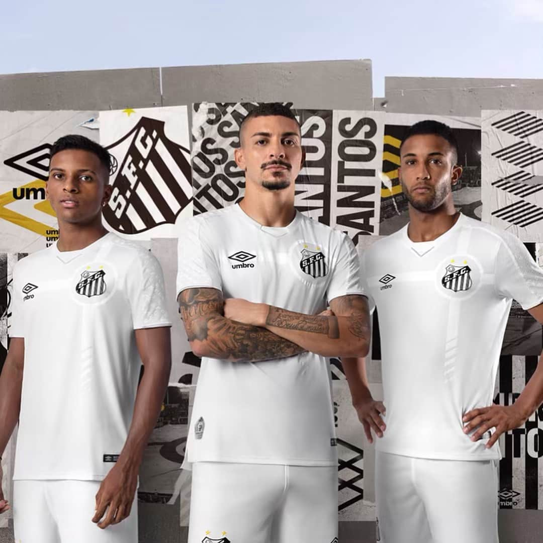 UMBROさんのインスタグラム写真 - (UMBROInstagram)「There’s only one @santosfc ⚪️⚫️ Introducing the new home kit for 2019 . . #umbro #umbrofootball #umbrobrasil #brasil #football #footballkits #classicfootballshirts #soccer #soccerjerseys #futbol」5月1日 8時03分 - umbro