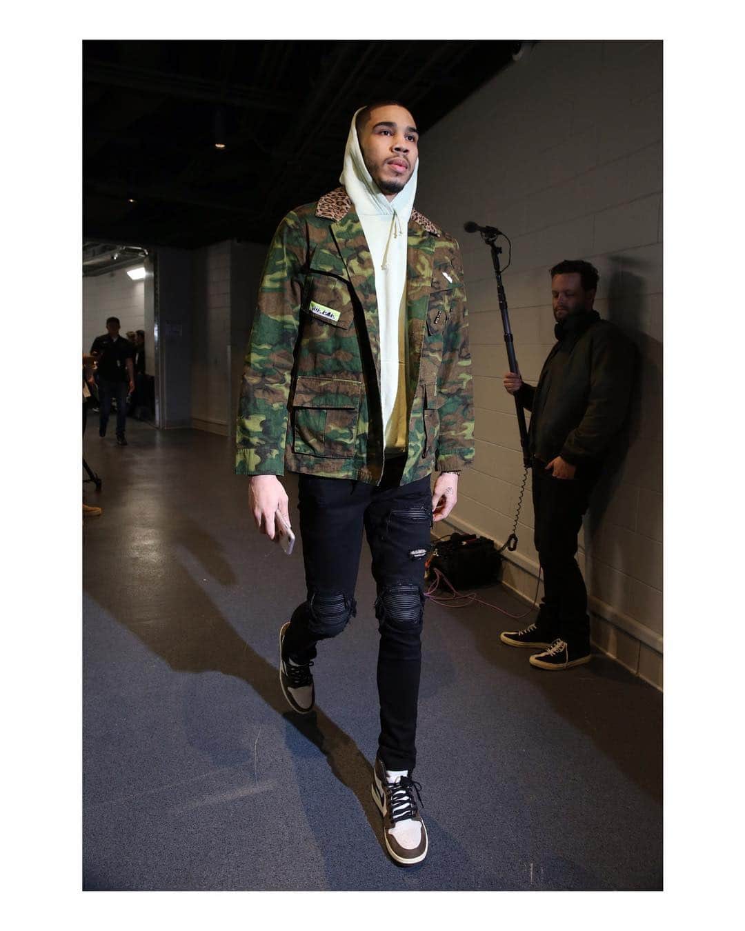 オバディア&サンズのインスタグラム：「Game time. @jaytatum0」