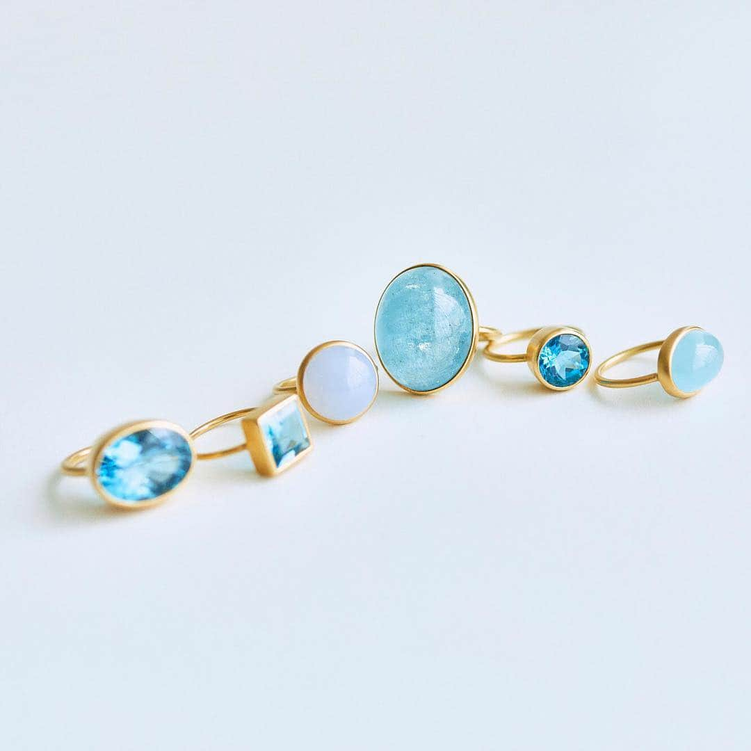 MARIHA Official Instagramさんのインスタグラム写真 - (MARIHA Official InstagramInstagram)「.﻿ Rings | Earth Drops﻿ Blue Topaz, Blue Chalcedony, Aquamarine﻿ ﻿ リング | アースドロップス ﻿ ブルートパーズ, ブルーカルセドニー, アクアマリン ﻿ ﻿ 「Earth Drops」はデザイナー、マリエ ウエストンが世界中で選び抜いた美しい１点物の天然石を使用した、MARIHAを代表するコレクションです。﻿ ﻿ ふたつとして同じものは存在しない世界で唯一無二のジュエリー。身につける人の個性を引き出し、輝く魅力と喜びを運んでくれます。﻿ ﻿ #mariha #fashion #jewelry #finejewelry #gemstonejewelry #gemstonering #aquamarine #bluetopaz #mariha伊勢丹新宿店 #mariha阪急うめだ本店 #ジュエリー #アクセサリー #リング #天然石 #天然石ジュエリー #アクアマリン #ブルートパーズ」5月1日 9時34分 - mariha_official