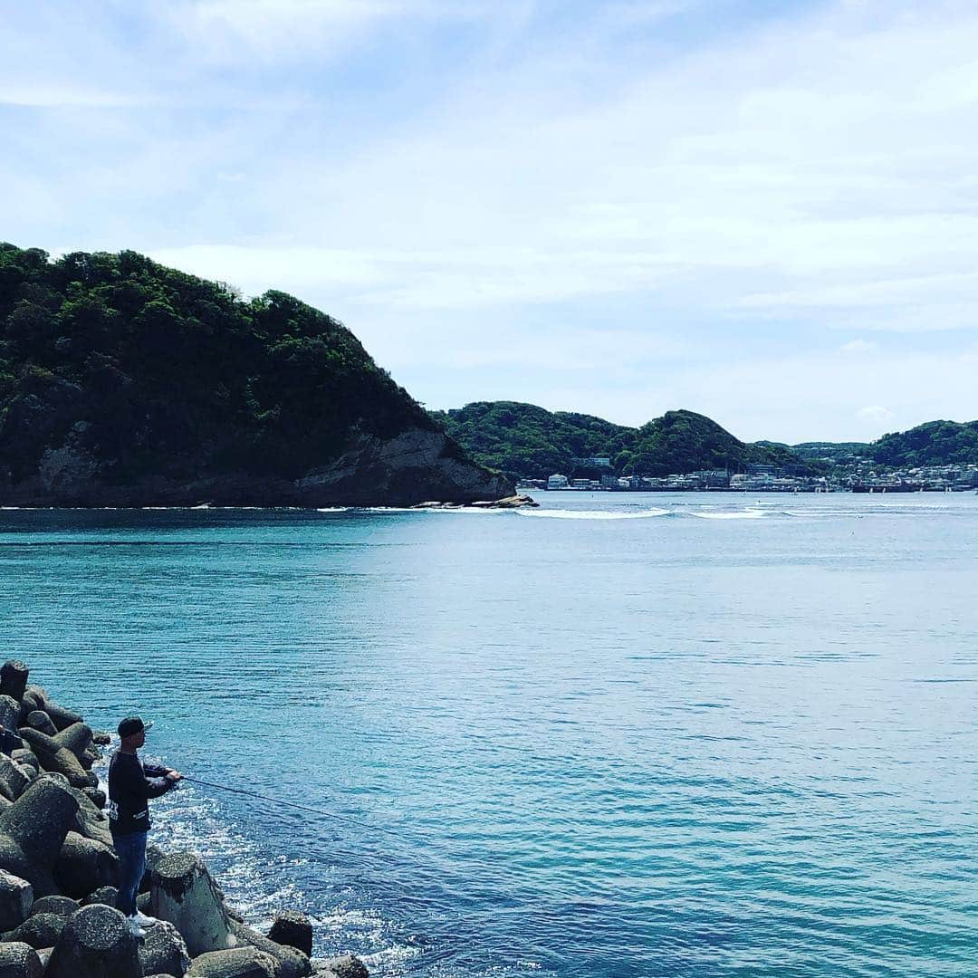 Isseki Nagaeさんのインスタグラム写真 - (Isseki NagaeInstagram)「Like Summer  #surfinglife #beachlife🌴 #beachlife #surfing #kamakura」5月1日 9時54分 - isseki_nagae