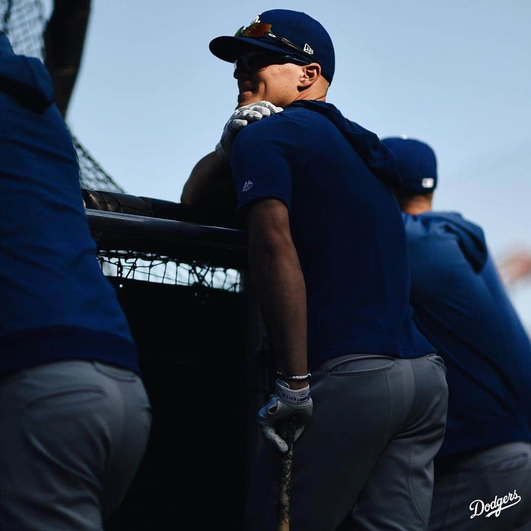 Los Angeles Dodgersさんのインスタグラム写真 - (Los Angeles DodgersInstagram)「Pockets of light.」5月1日 9時58分 - dodgers