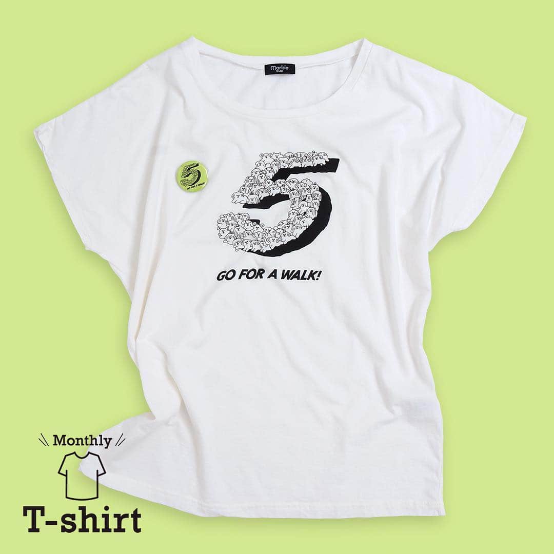 marbleSUD(マーブルシュッド) のインスタグラム：「【Monthly T-shirt】 令和元年初日！5月1日(水)発売の記念すべき「Monthly T-shirt」は…、小さな小さなシーズー達が、散歩に連れて行ってよ〜♫と大集合。リボンで結んだちょんまげ姿がたまりません！今回も同じ柄の缶バッジも付きです！ ・ 直営店、online shop共に、1ヶ月限定での発売となっております。数量限定のレアアイテム！毎回瞬く間に完売に。月初がチャンスです！この機会にぜひゲットしてくださいね！ ・ 【5月 Monthly T-shirt】 販売期間：5月1日(水)〜31日(金) ※無くなり次第終了 ・ #marblesud #マーブルシュッド #5月 #may #イベント #カレンダー #ラッキーナンバー #マンスリー #tshirt #Tシャツ #限定 #誕生月 #プレゼント #暦 #new #ファッション #シーズー #gw #お散歩 #令和 #koyomiforyou」