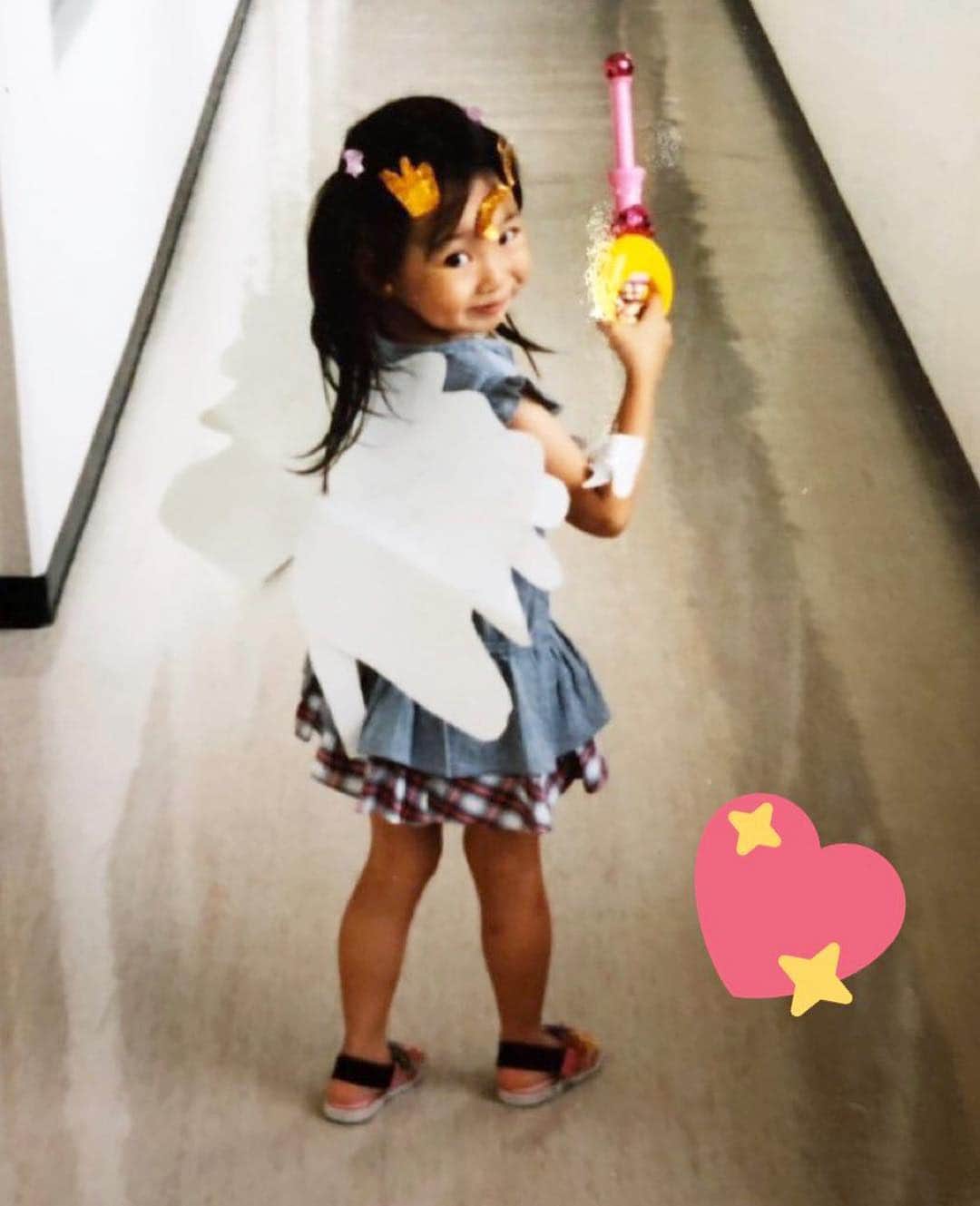 のインスタグラム：「. . 令和もよろしくお願いします☺️💕 . .  #令和元年 #リトルもえみ #平成 #セーラームーン #月に代わってお仕置きよ #新曲 #遠いところへ行くのでしょう #ラブストーリーは始まらない #リリース #ビタスイ #令和 #萌服 #長谷川萌美」