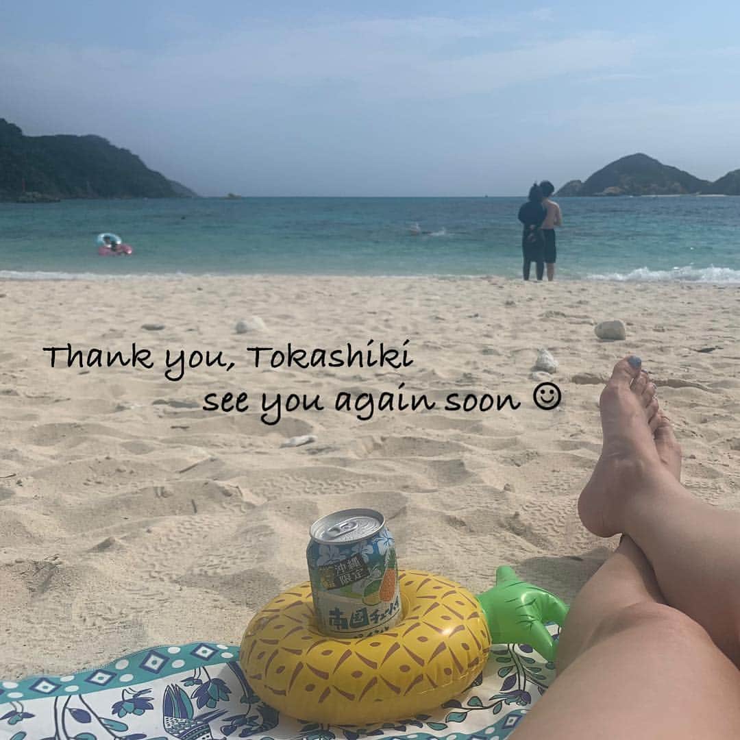 井澤エイミーのインスタグラム：「長めの休日満喫させて頂きました♬ 心身ともにリフレッシュ！  ダイビングを始めて2年、本当に始めて良かったなーって毎回思う♡海の中の世界は無限大。 ダイブ後のお酒も格別です( ´ ▽ ` )  GoPro hero7 になってさらに綺麗に撮れるようになったのー♬(投稿すると画質落ちるの残念...) 何かの群れ⇨ニモの保育園⇨とにかく紫の綺麗な子達がたくさん⇨亀逃走中  あー楽しかった♬ 次はいつ来ましょうねー(^O^) って事で、GWはまだまだ続きます。 SGT富士に向けて！帰りますっ！！ #慶良間 #渡嘉敷 #シーフレンド #あはれんビーチ #沖縄 #ダイビング女子 #kerama #tokashiki #diving #goprohero7 #ktr_shop #ゴープロのある生活」