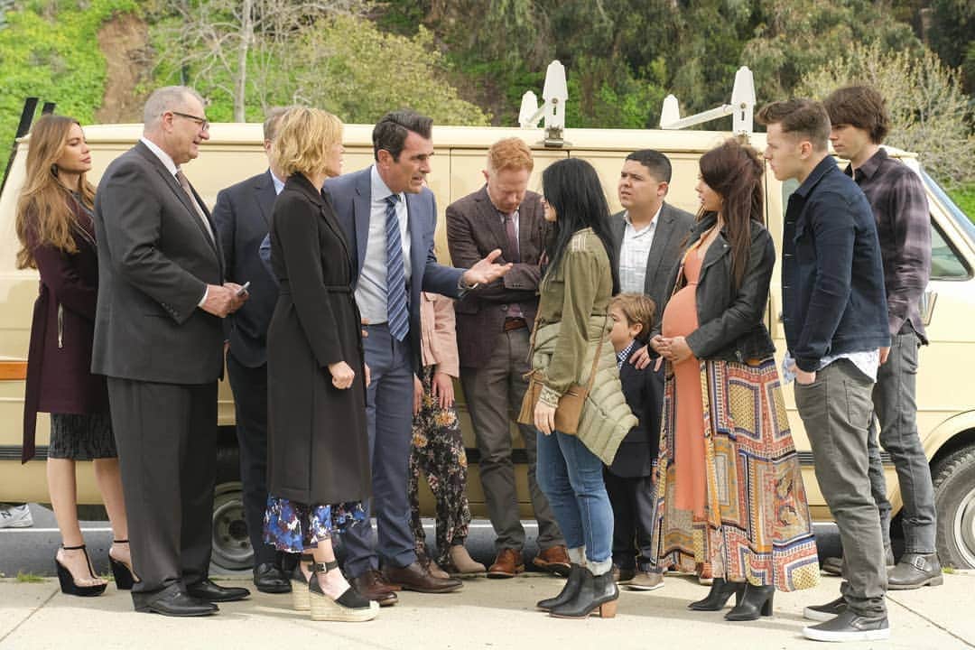 Nolan Gouldのインスタグラム：「New episode tomorrow night. Only one more until the season finale!  P.S. I had to Google "Modern Family photos" to find something to post so I want to say thanks to the super fans for somehow always having these pics before I get them. You make my social media life a lot easier.」