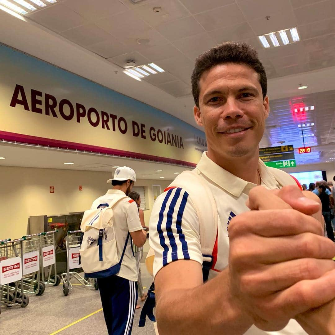 São Paulo FCさんのインスタグラム写真 - (São Paulo FCInstagram)「📍Aooooo, Goiânia! Chegamos.  #VamosSãoPaulo 🇾🇪#EstaremosSempreJuntos」5月1日 10時57分 - saopaulofc