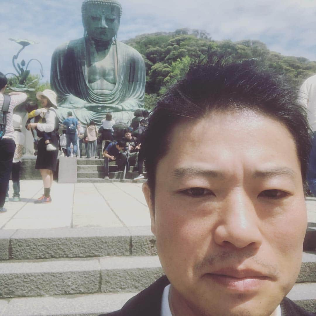 栗原心平さんのインスタグラム写真 - (栗原心平Instagram)「歩いて材木座から鎌倉の大仏へ。ちょうど良いお散歩コース。今日は暑い💦 学生以来かな大仏見にきたのは…20年前… #栗原心平 #shimpeikurihara #鎌倉の大仏 #鎌倉 #懐かしい #大仏」5月1日 11時13分 - shimpei_kurihara