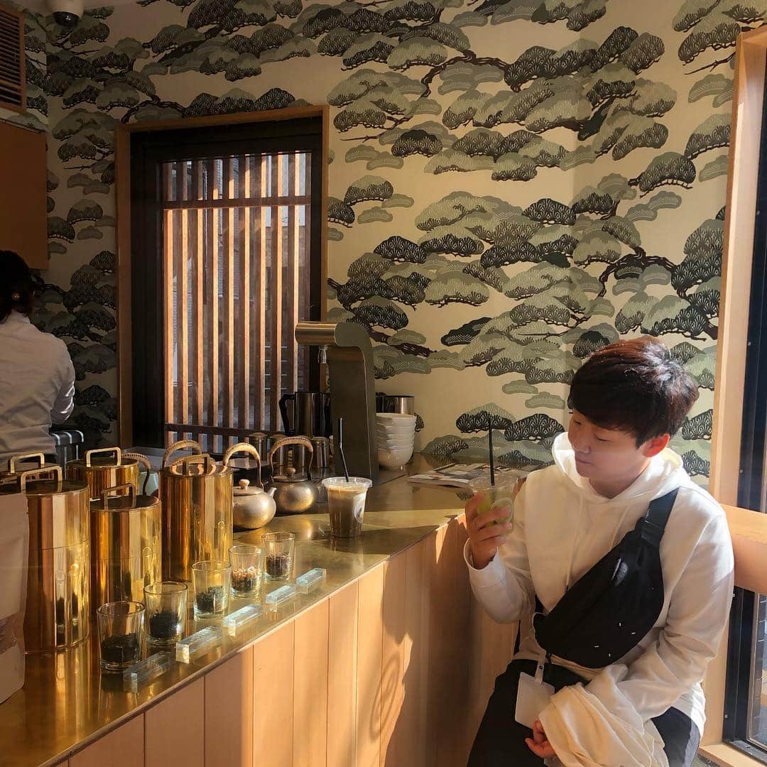 シン・ジエさんのインスタグラム写真 - (シン・ジエInstagram)「Yuzu green tea 🥰」5月1日 11時13分 - jiyai_shin