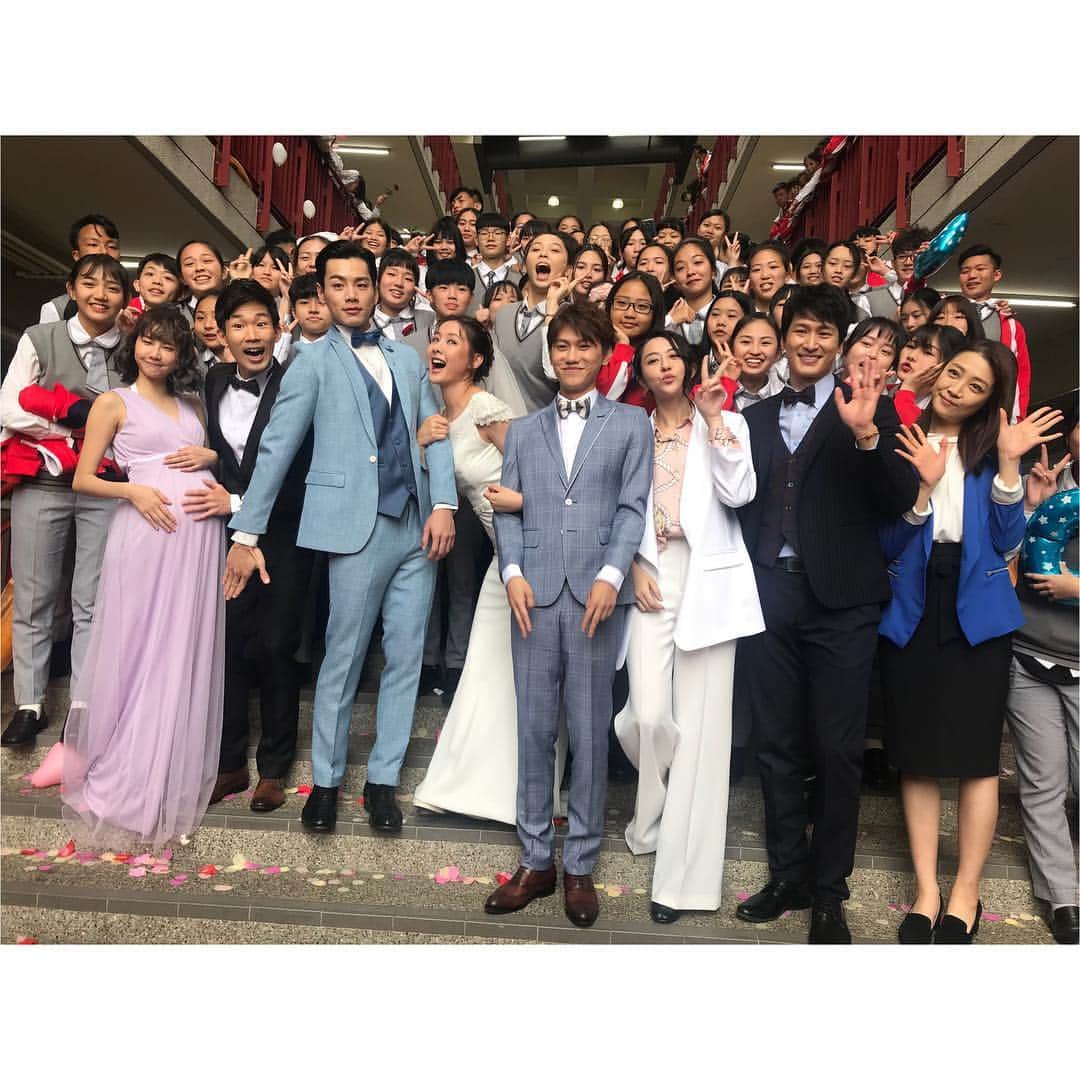 アンバー・アンさんのインスタグラム写真 - (アンバー・アンInstagram)「我們的高中❤️ #你有念大學嗎」5月1日 22時29分 - xinya_an
