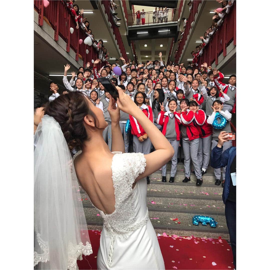 アンバー・アンさんのインスタグラム写真 - (アンバー・アンInstagram)「我們的高中❤️ #你有念大學嗎」5月1日 22時29分 - xinya_an