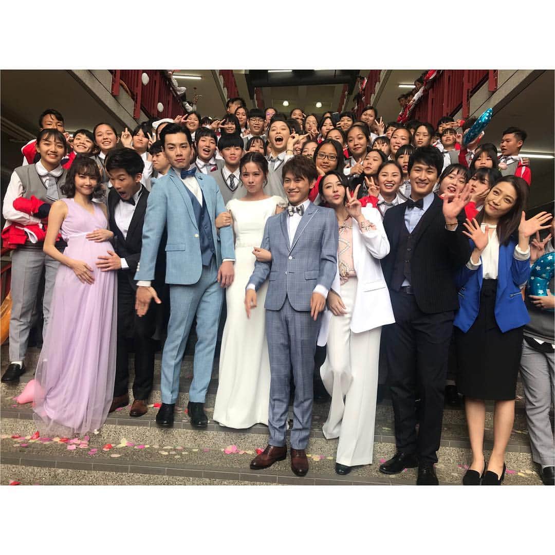 アンバー・アンさんのインスタグラム写真 - (アンバー・アンInstagram)「我們的高中❤️ #你有念大學嗎」5月1日 22時29分 - xinya_an