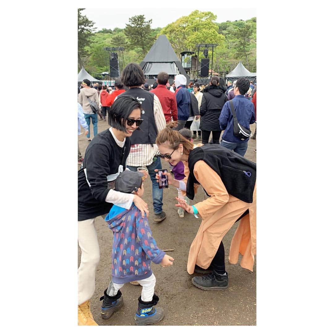 二ノ宮和佳子のインスタグラム：「平成最後のGWの始まりは、 @rainbowdiscoclub へ。 大好きな友人達と過ごせて、本当に幸せな3日間♡ 雨降ったりもあったけど、子供達は大はしゃぎ！！去年からの子供たちの成長を感じ、親子で楽しんできましたー みんなに感謝だわ！！ありがとー 令和初、来年の @rainbowdiscoclub も、もー楽しみ  #rainbowdiscoclub」