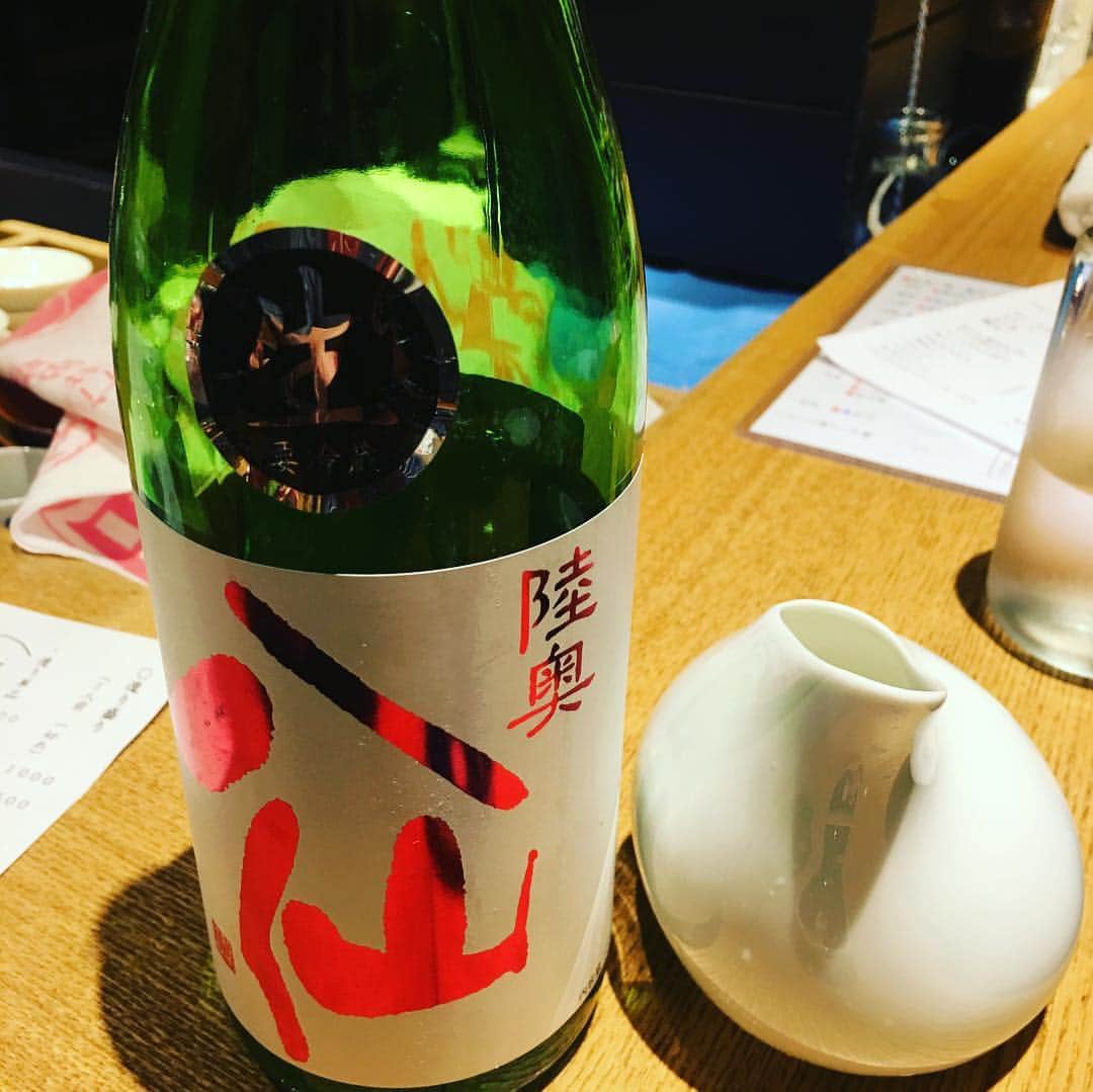 宮田麺児さんのインスタグラム写真 - (宮田麺児Instagram)「令和元年 初日に 平成元年から平成30年熟成させた 日本酒を飲む幸せ。」5月1日 22時27分 - miyatamenji