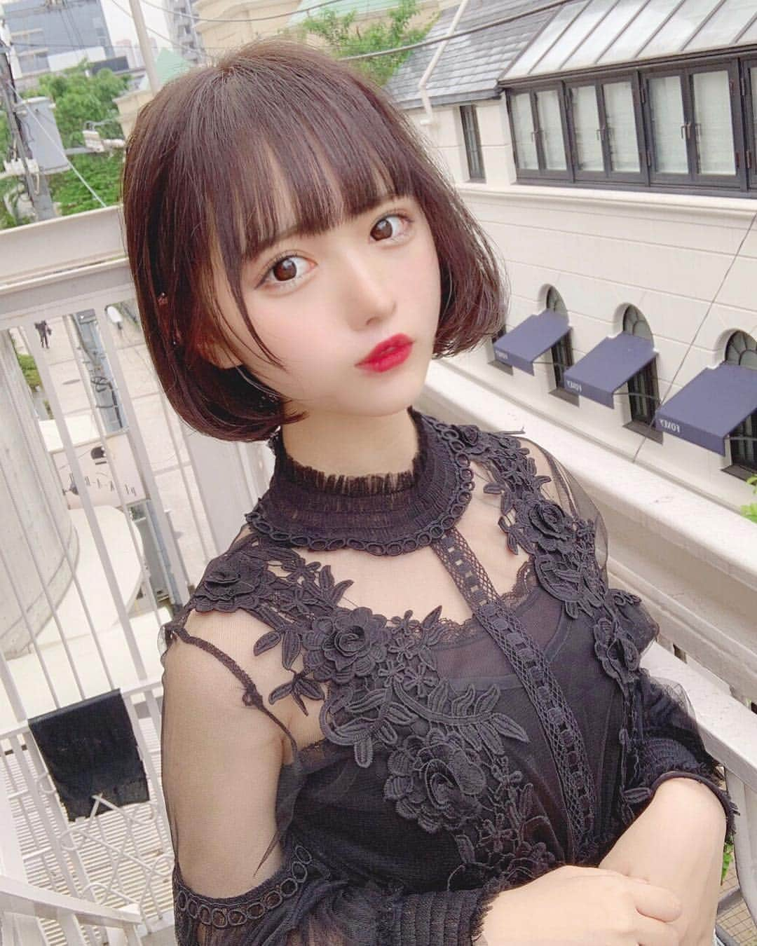 小西恭平さんのインスタグラム写真 - (小西恭平Instagram)「なつめちゃんオルチャンヘアにしました✂️✨﻿ ﻿ カラーは赤みや黄みを消したダークトーンのグレージュに✨﻿ ﻿ いつも滋賀県から遠いところからありがとう😊﻿ ﻿ #オブヘア#オブコスメディックス#美容室#ハイライト#原宿#サロンモデル#ミディアム#美容師#グラデーションカラー#fashion #ヘア#アレンジ#ヘアアレンジ#make#zara#ロング#hair#グレージュ#ヘアスタイル#スタイリング#髪型 #メイク#シースルーバング#表参道#ショート#似合わせカット#渋谷#hairstyle#コニタンカット」5月1日 20時55分 - kyohei_konishi