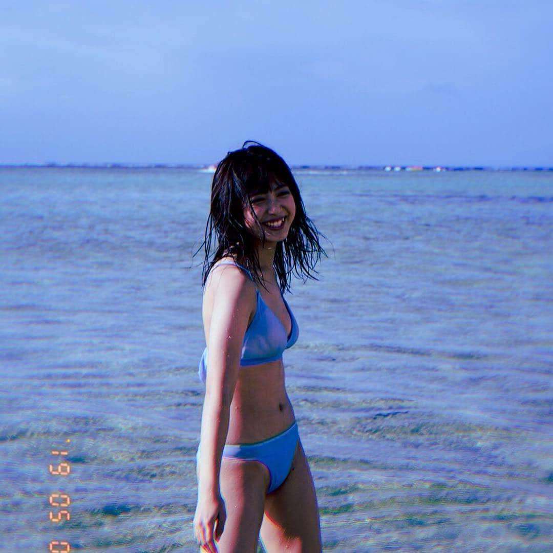 吉田莉桜さんのインスタグラム写真 - (吉田莉桜Instagram)「平成で一番思い出深い写真！ グアム島🇬🇺🇬🇺 二回もグアムに行けた！！！！ ・ ・ 一枚目は、女子高生ミスコンの修学旅行🏝 8人のファンのみんなが私達の為にクラウドファンディングを頑張ってくれて、みんなグアムに行けたね！！！すごくすっごく印象的です😖💗💗 ほんとにありがとうございました❤️ ・ ・ ・そして、2枚目と3枚目は、お仕事でグアムに行けた時の写真です！！！！ まさか、またグアムに行けると思っていなくてすごく嬉しかったし、めっちゃめちゃ楽しかった😖💗💗 ほんとにありがとうございました😍❤️ ・ ・ ・ 今度は、プライベートで友達とグアムに行きたいな！！！ そして、ほかの国にもたくさん行きたい✌️💗💗 ・ ・ ・ ・ #平成生まれです #平成ロス #firm #snowcam #snowmood」5月1日 21時22分 - yoshida_rio_official