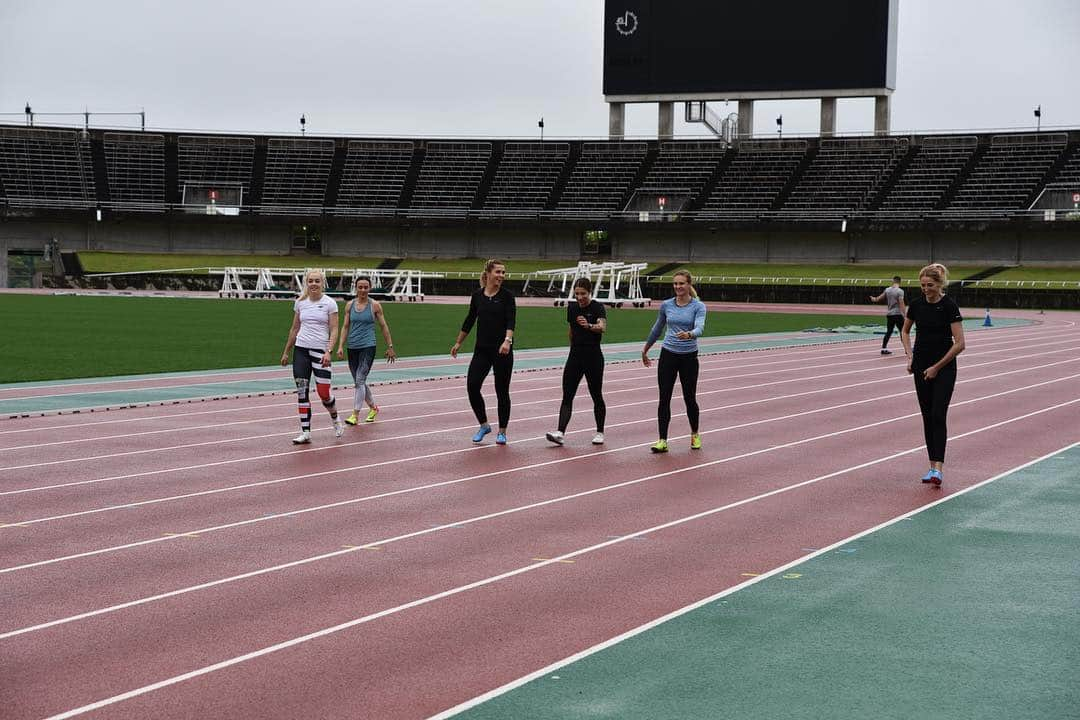 Kamila CIBAさんのインスタグラム写真 - (Kamila CIBAInstagram)「Kõchi, Kõchi 🇯🇵 #sprinters #polishteam #girls #4x100 #poland #iaaf #iaafworldrelays #yokohama2019 #sprinterkiduperki #awsome」5月1日 21時26分 - kamilaciba