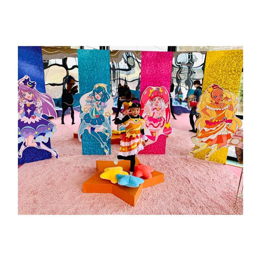 肥野竜也さんのインスタグラム写真 - (肥野竜也Instagram)「【プリキュア】 ⁑ まだ新しいプリキュアについていけない父親💦www せめて２年くらいの継続をお願いしたい父親🙇‍♂️w ⁑ #親バカシリーズ #親バカ #娘 #kids #girl #daughter #肥野LIFE #肥野ファミリー #プリキュア #スタートゥインクルプリキュア #白樺リゾート #池の平ファミリーランド」5月1日 21時51分 - tatsuya_hino