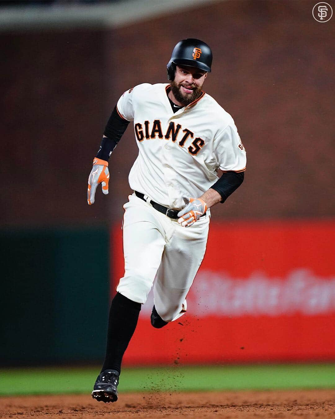 サンフランシスコ・ジャイアンツさんのインスタグラム写真 - (サンフランシスコ・ジャイアンツInstagram)「👀 triple(!) #SFGiants」5月1日 13時27分 - sfgiants