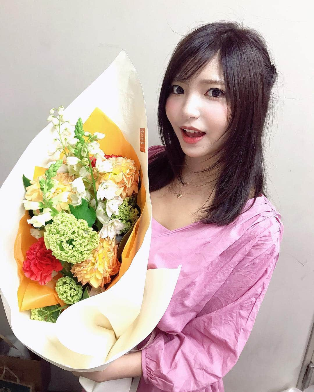 西谷麻糸呂さんのインスタグラム写真 - (西谷麻糸呂Instagram)「#令和 始まりましたね🌼  新たな元号になったこれからも、毎日を精一杯生きていくのみです！ 皆さんに楽しんでもらえるように頑張ります😊  平成、沢山の応援本当にありがとうございました。 令和も引き続き宜しくお願いします☺️ * * * #令和元年 #新年号 #日本 #japan #tokyo」5月1日 13時22分 - mashiron21