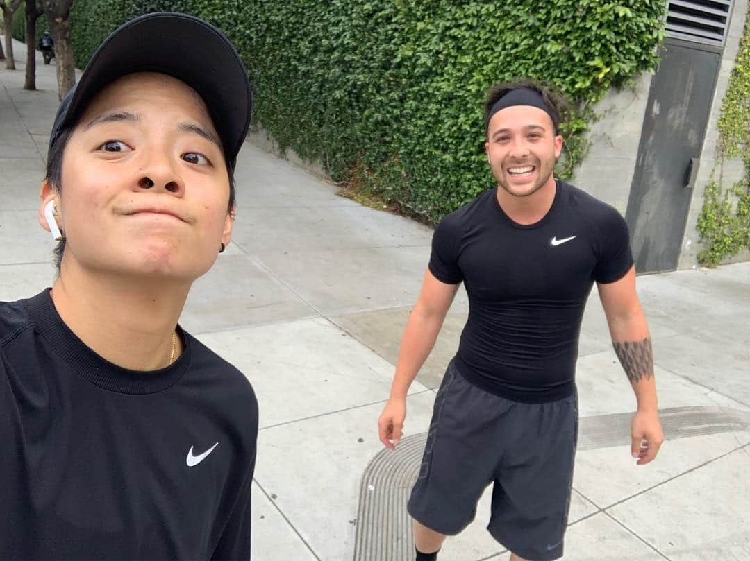 アンバー さんのインスタグラム写真 - (アンバー Instagram)「Awkward 7am run selfie. Back into full training mode and being sore 24/7 🙃」5月1日 13時45分 - amberliu