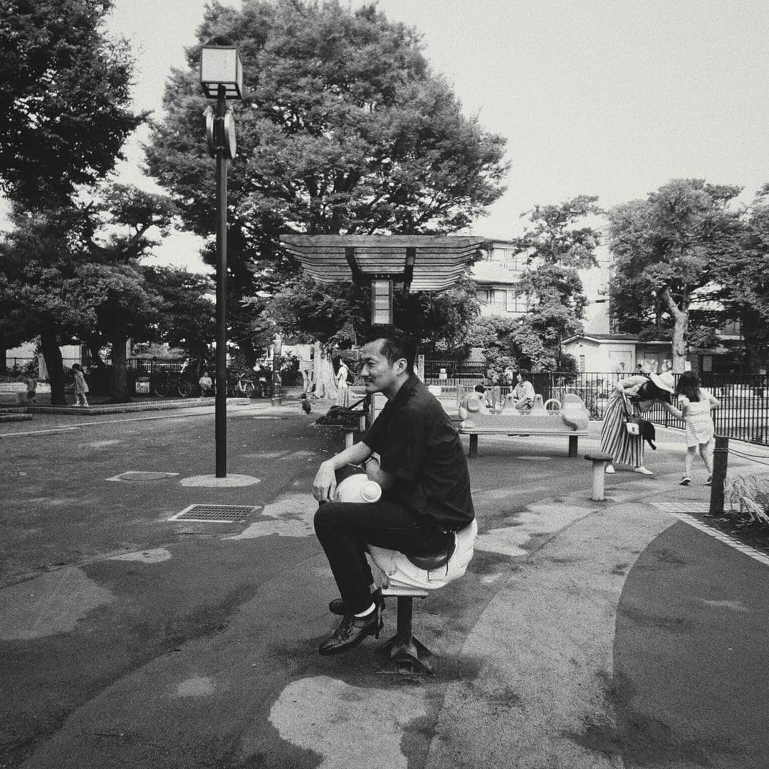 田中裕介のインスタグラム：「アリガトウ平成。レッツゴー令和。 #漂う昭和感」