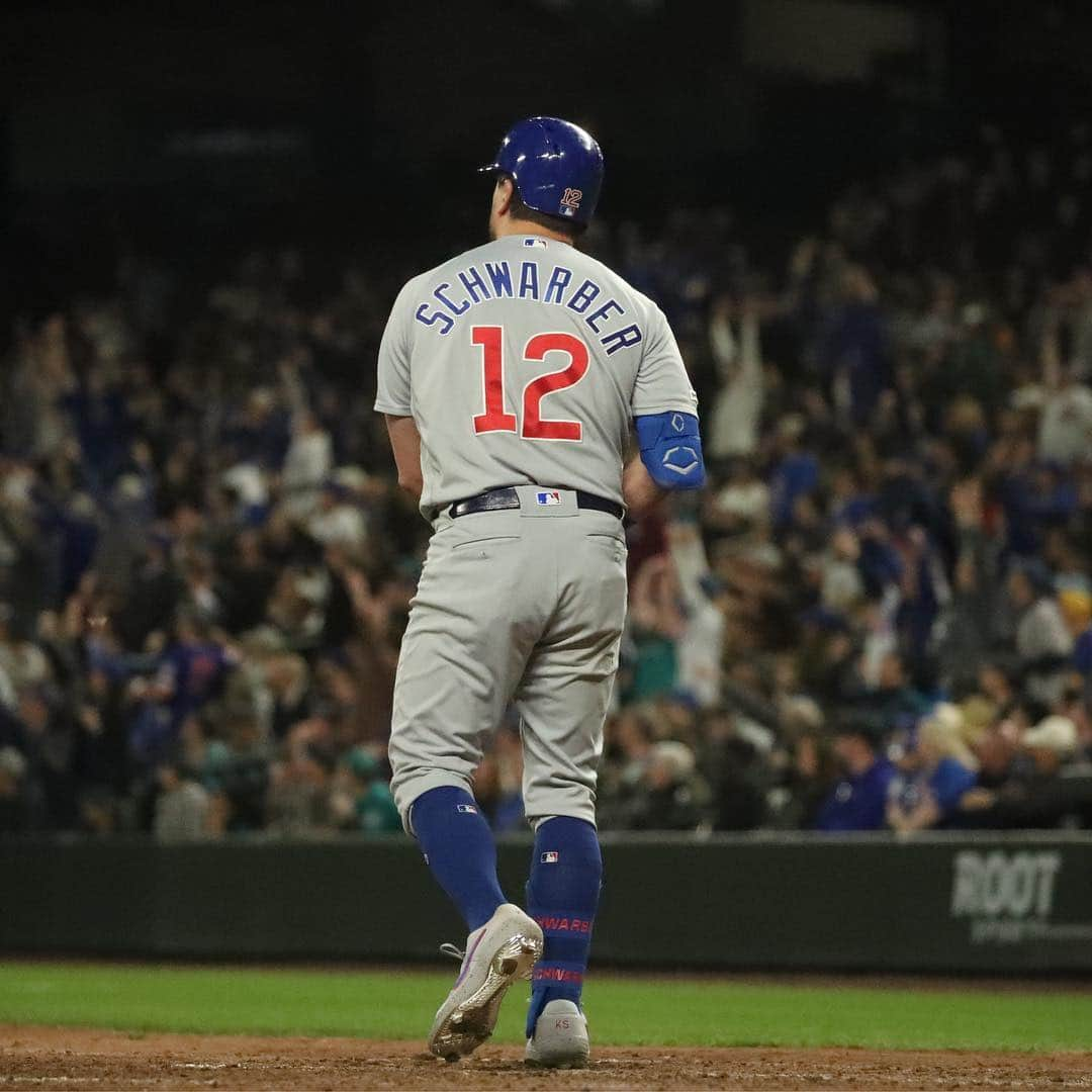 シカゴ・カブスさんのインスタグラム写真 - (シカゴ・カブスInstagram)「440-footer from @kschwarb12! #EverybodyIn」5月1日 14時16分 - cubs