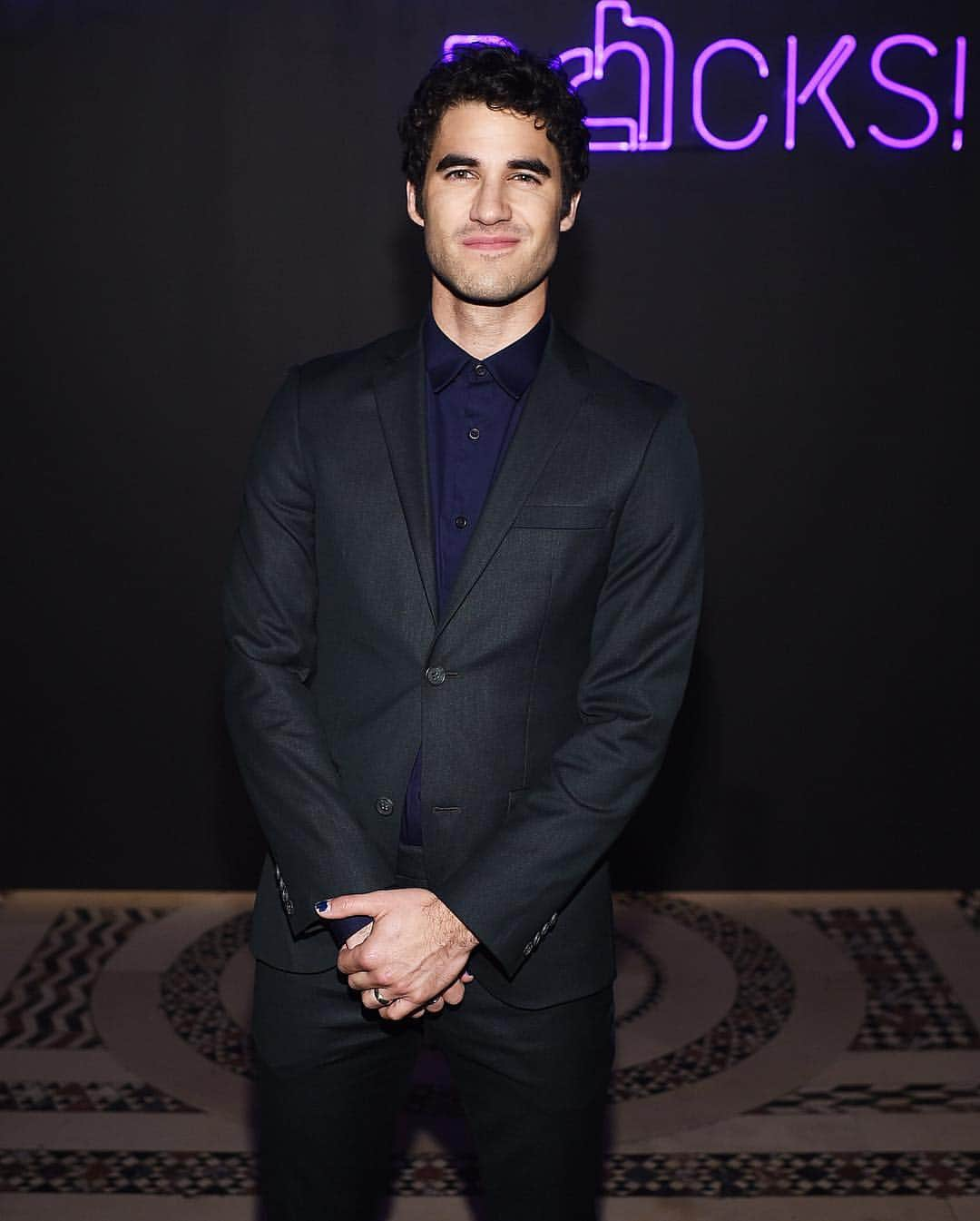 Just Jaredさんのインスタグラム写真 - (Just JaredInstagram)「@chrissyteigen joins co-host @antoni and event performer @darrencriss at the City Harvest Gala. She is wearing an @azziandosta dress. #ChrissyTeigen #AntoniPorowski #DarrenCriss Photos: Getty」5月1日 14時33分 - justjared