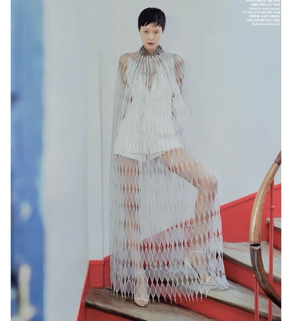 チョン・ソヒョンさんのインスタグラム写真 - (チョン・ソヒョンInstagram)「Vogue kr MAY」5月1日 15時20分 - cochon_j