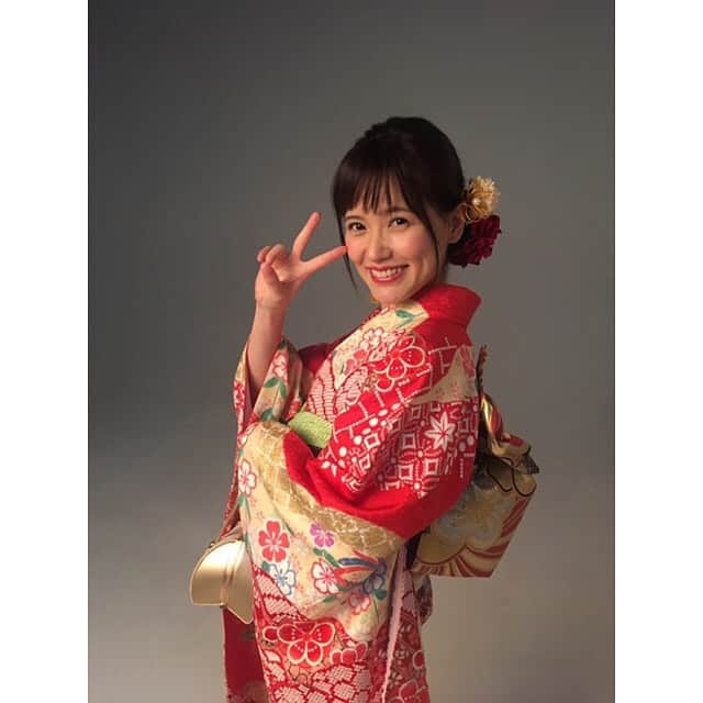 三島ゆかりさんのインスタグラム写真 - (三島ゆかりInstagram)「#ありがとう平成  #よろしく令和  なんでみんながこれを和装の画像で投稿してるんかわからんけど、なんかよく見るから私もやってみました💖😂🍎 #japan #japanesegirl #kimonostyle #新元号 #令和 #これからもよろしくお願いします #お正月みたい #三島ゆかり #ゆかりんごチャンネル #ゆかりんごgames #youtube #youtuber #チャンネル登録よろしくね #radiodj #レポーター #フリーアナウンサー #followme」5月1日 15時21分 - apple340