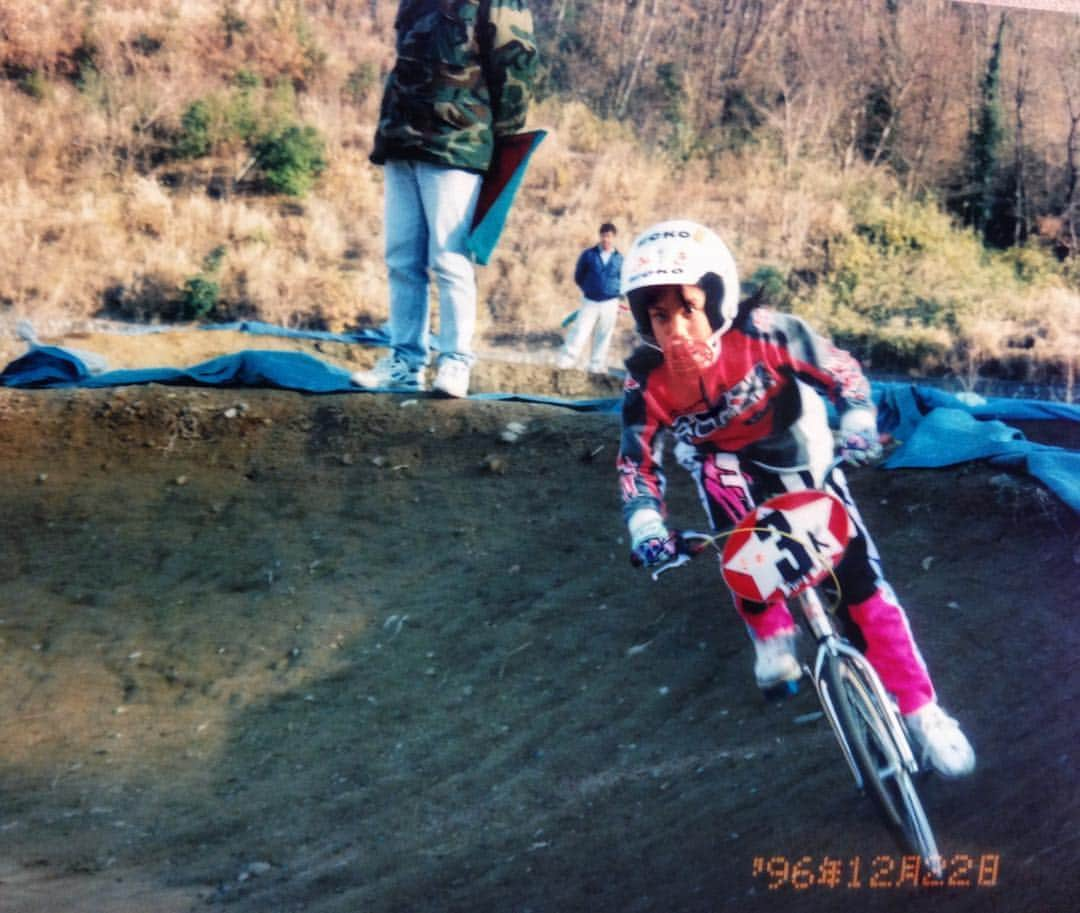 飯端美樹さんのインスタグラム写真 - (飯端美樹Instagram)「令和元年🇯🇵🌱 平成はBMXとゆう私の軸となる宝物に出会えた素晴らしい時代でした🚲💕 令和は個人的に色んな変化がありそうやけど、まだまだBMXと共に過ごせる日々を続けたいな😌 #newera」5月1日 15時35分 - mikiiibata77