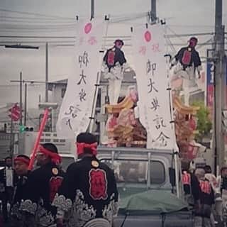 松本隆博のインスタグラム：「。 令和となり、平成を振り返りたい。 人によっては平成が平和であったという人もいますが全くそれは僕は思わない。 拉致された人がいてそれすら取り返せない現状。そして戦争はなかった平成をと言うがそれも違う。まさか昭和の初期にあったものだけを戦争と思ってるお花畑な人もいるが、 平成時代はまさに日本の国力を とことんまで落とされた時代だ。 情報戦争に全く無頓着な我が国。 戦後連合国に好き勝手に書き換えられた国柄、思いやりや利他の精神よりも個人主義を植え付けられた。 平成時代の始まりはバブルの名残り、その後はずっと我が国は不景気だ。世界でここまで落ち込んでる発展国は皆無だ。 日本人が劣ってるのか？違うだろ。 完全に情報教育防衛においての戦争に負け続けている。 引きこもりニート、家族の崩壊、 そして大きな未曾有の出来事、西日本も東日本も九州も北海道も。。 …僕は平成は決して安穏な時代とは程遠くむしろ昭和の終戦の後始末を全て押し付けられた時代だったと思うのだ。 昭和は戦争もあり貧困もあり時代の大変革にあったが、僕は、そして昭和を体現した人々は口を揃えて言うだろう。 平成よりも昭和が良かったと。  令和の時代がそういった戦後を引きずらず、日本国として世界を牽引できる国、強くて優しい国民、思いやりの心のある国民、家族の絆や先人に感謝する国民。 情報や教育を完全に見直す時に来ていると僕は思う。  令和が日本の方向性を決める時代だと願いたいのだ。」