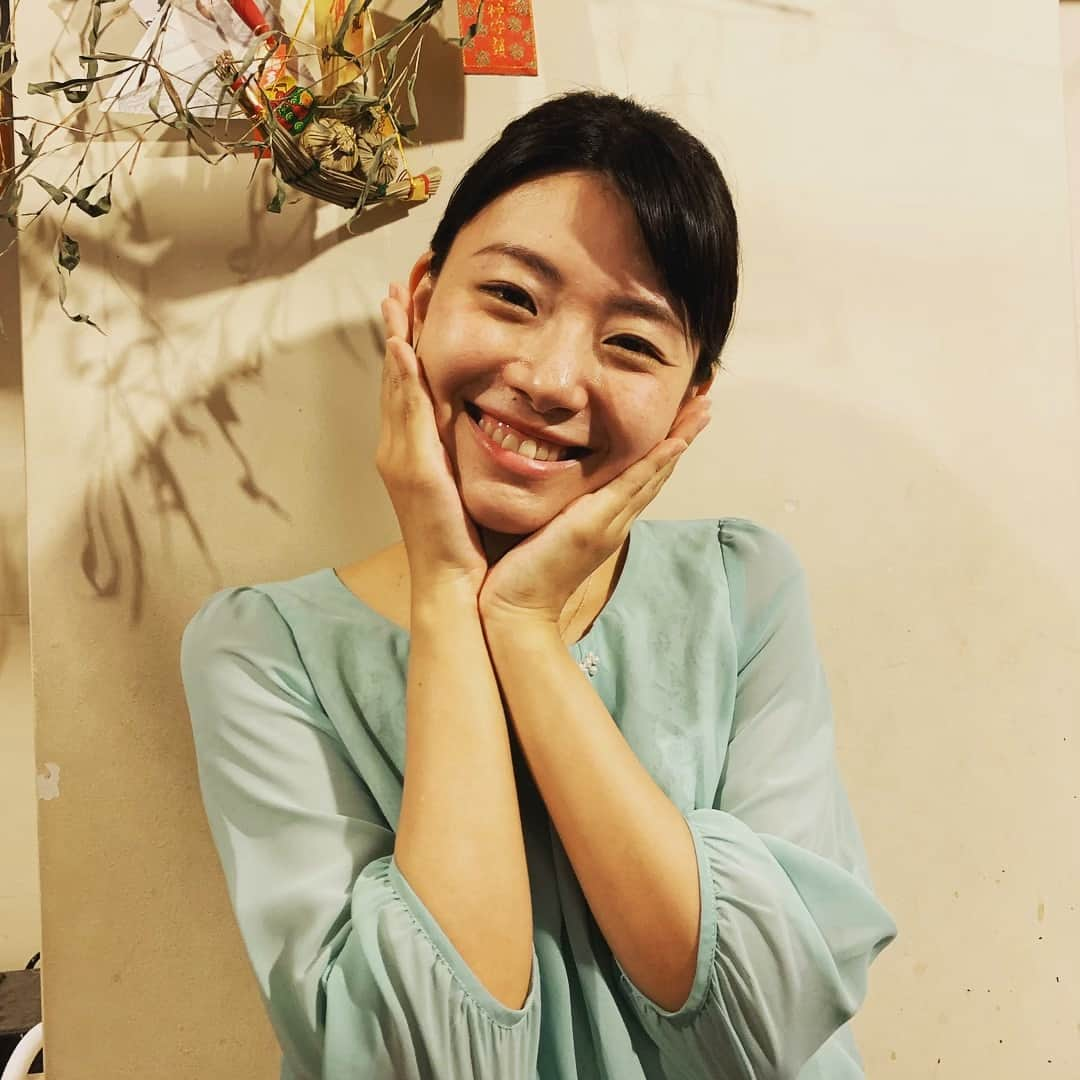 よしもと祇園花月さんのインスタグラム写真 - (よしもと祇園花月Instagram)「GWも中盤に差し掛かりましたが、 いかがお過ごしでしょうか？ 祇園花月では、 5/4(土)あさ笑い新喜劇にて 「可愛いやなんて嫌やわ〜」体験を行います👜 「可愛い」と褒めてもらい、「可愛いなんて嫌やわ〜」とカバンで新喜劇座員の誰かを叩く、という体験です！ 抽選で、舞台の上まで上がれるチャンスです🥁💫 チケット好評発売中🌈  #よしもと祇園花月 #吉本 #祇園花月 #京都 #新喜劇 #吉本新喜劇 #鮫島幸恵 #レディースキャンペーンガール #可愛いなんて嫌やわ〜 #体験 #舞台に上がれる #清水けんじ #安尾信乃助 #森田展義 #石橋洋貴 #前園健太 #高関優 #入澤弘喜 #生瀬行人 #北野翔太 #島田珠代 #五十嵐サキ #前田まみ #石井萌々花 #曽麻綾 #辻本茂雄」5月1日 16時10分 - gionkagetsu