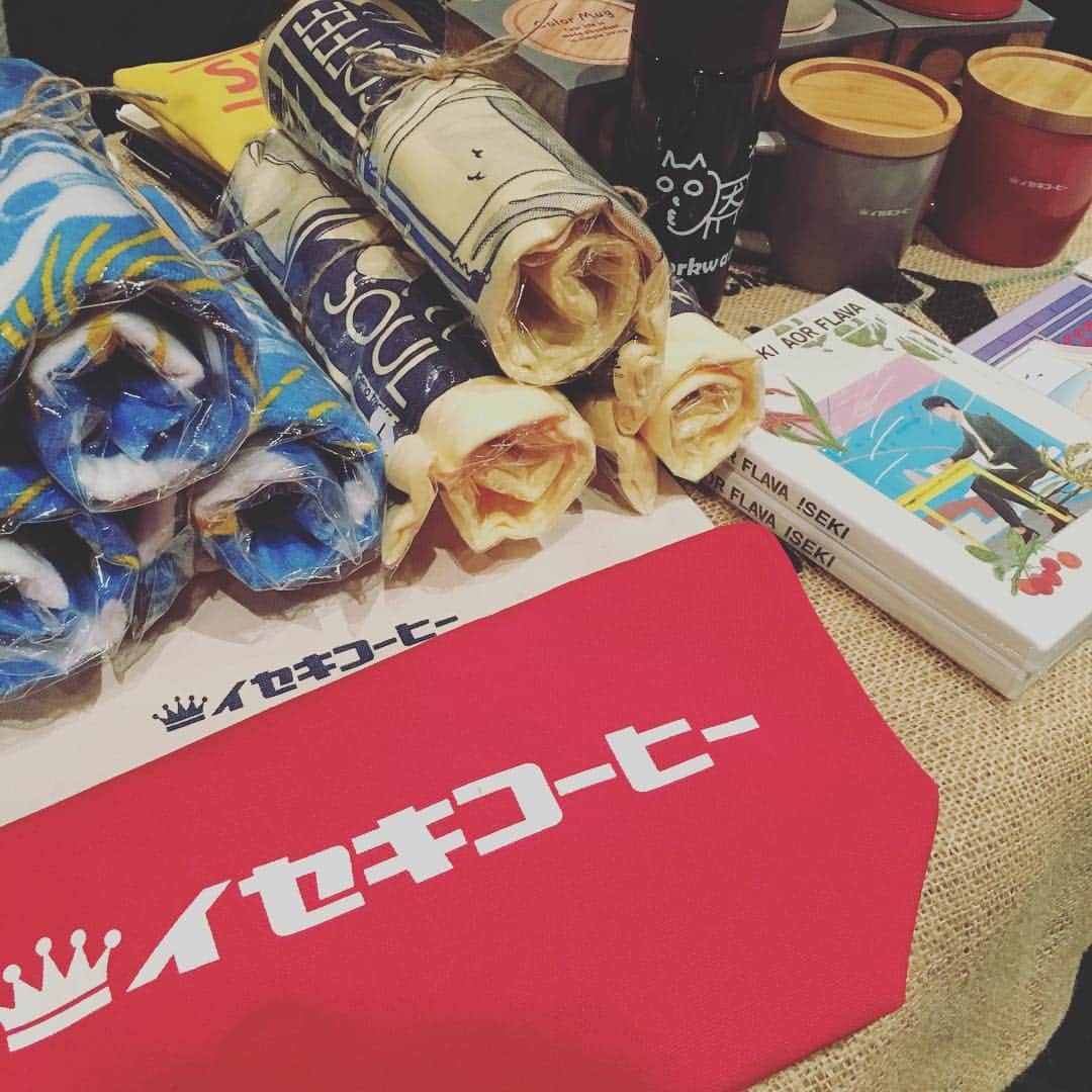 ISEKIのインスタグラム：「令和記念✨ DVD、旧グッズなどお買い求めやすい価格にしました byKING👑  本日はISEKIグッズ何かお買い上げでサイン会にご参加頂けます😍  それでは会場でお待ちしております🎶」