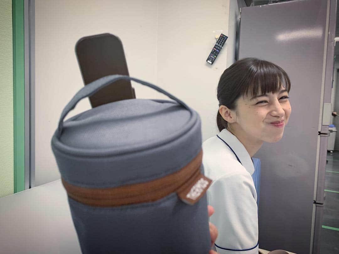 水川あさみのインスタグラム：「おばあちゃんから受け継いでいるという実家の味のにゅう麺をぽーが作ってきてくれた。干し海老とお茄子が入ったお出汁で美味しかったぁ...優しさが沁みたね！ありがとー😭また作ってきてね笑  そして、今日は白衣の戦士！お休みです💉来週の水曜日に4話でお会いしまひょ✌️ #白衣の戦士」