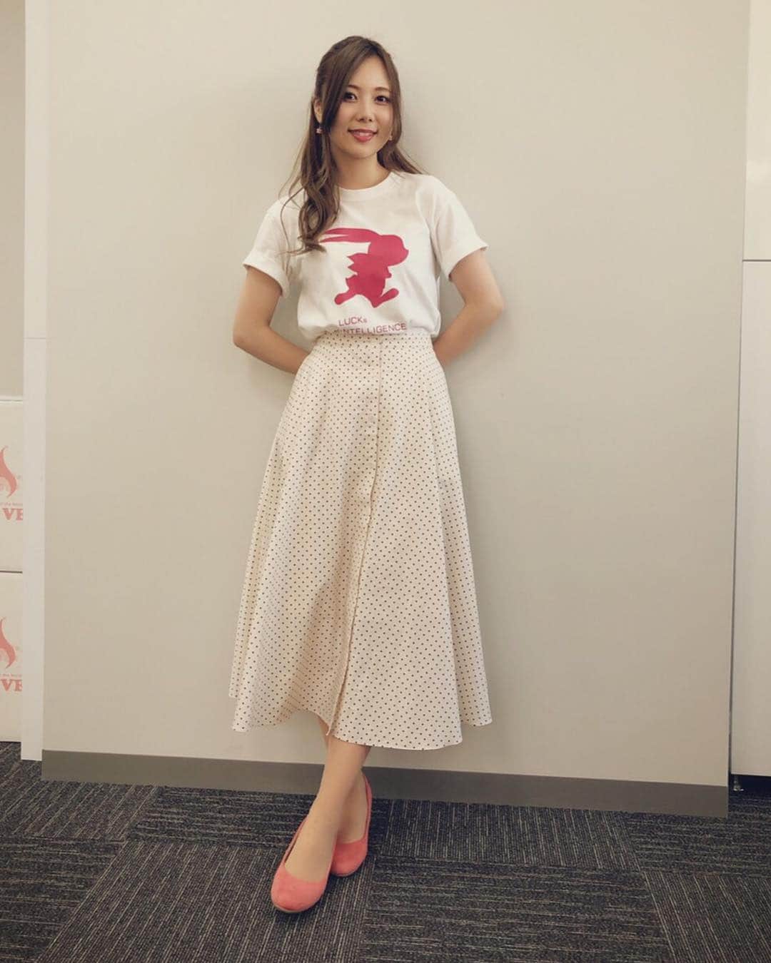 西村季里子のインスタグラム：「・ 「令和」 響きはとっても好き🌷 でも平成に生まれたことは誇りに思う✨ 新時代、平和で穏やかな時代になりますように🐤💕 🇯🇵令和元年5月1日🇯🇵 #令和#新時代#令和元年#れいわ #平成#平成生まれ#新時代#日本#🇯🇵 #follow#followme」
