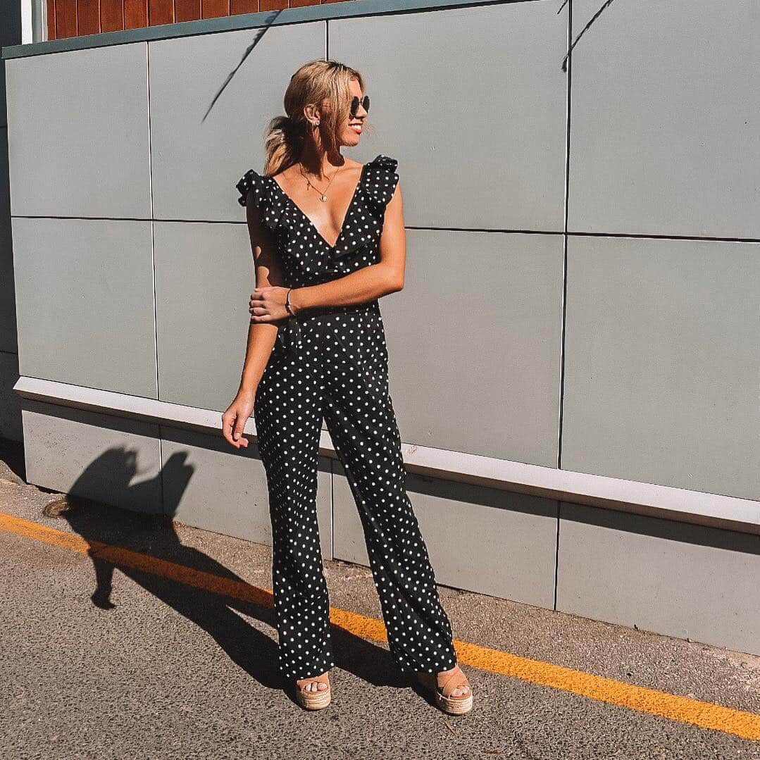 SABO SKIRTさんのインスタグラム写真 - (SABO SKIRTInstagram)「Your favourite style is being restocked💣  Register your interest online to be the first to know when it’s back! 🍯 @alanasalzborn in our #tahanijumpsuit」5月1日 16時34分 - saboskirt