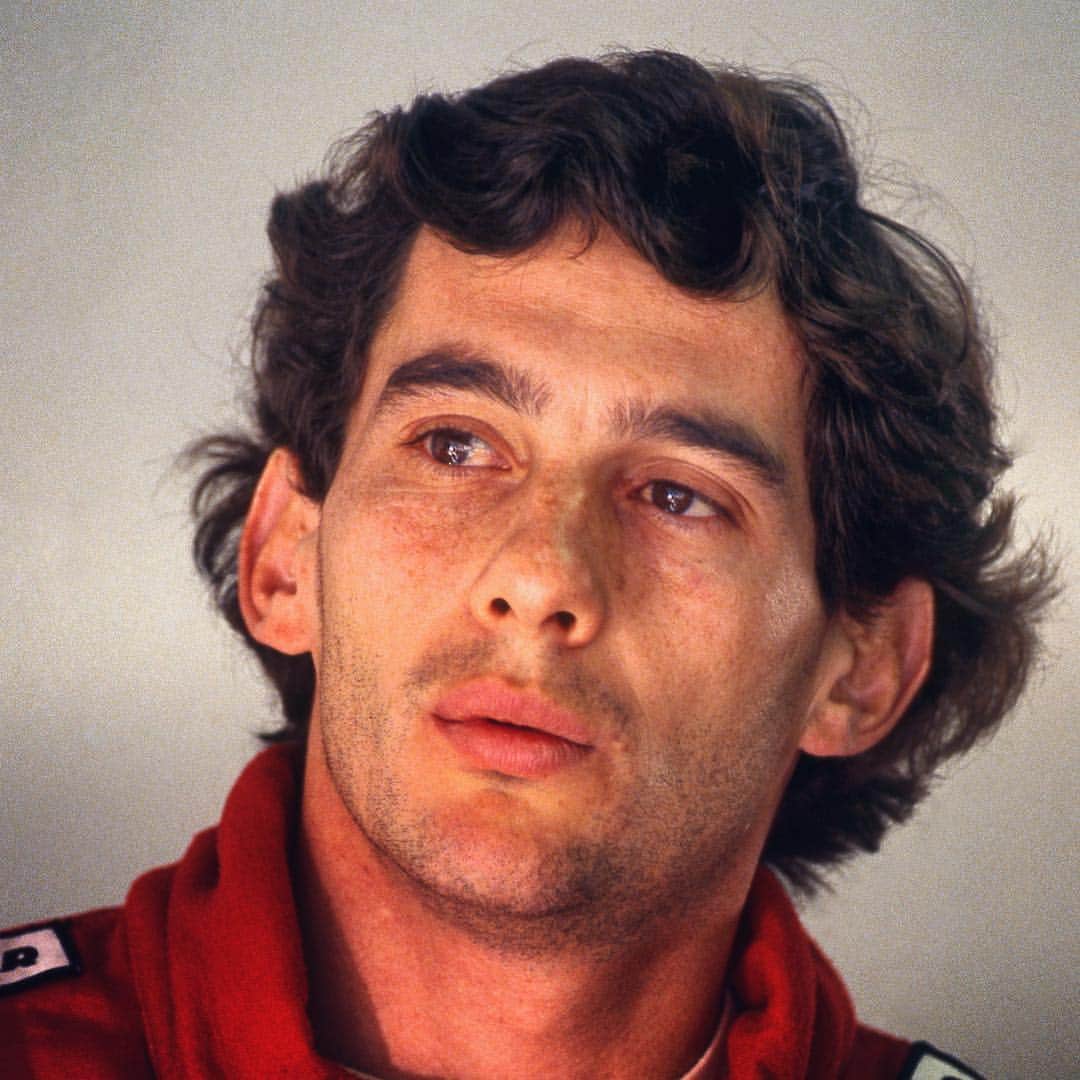 F1さんのインスタグラム写真 - (F1Instagram)「#SennaSempre • Racer. Hero. Legend. Twenty-five years on, we remember Ayrton Senna, an icon of our sport. • We’d love to hear your enduring memories of the three-time world champion.」5月1日 16時43分 - f1