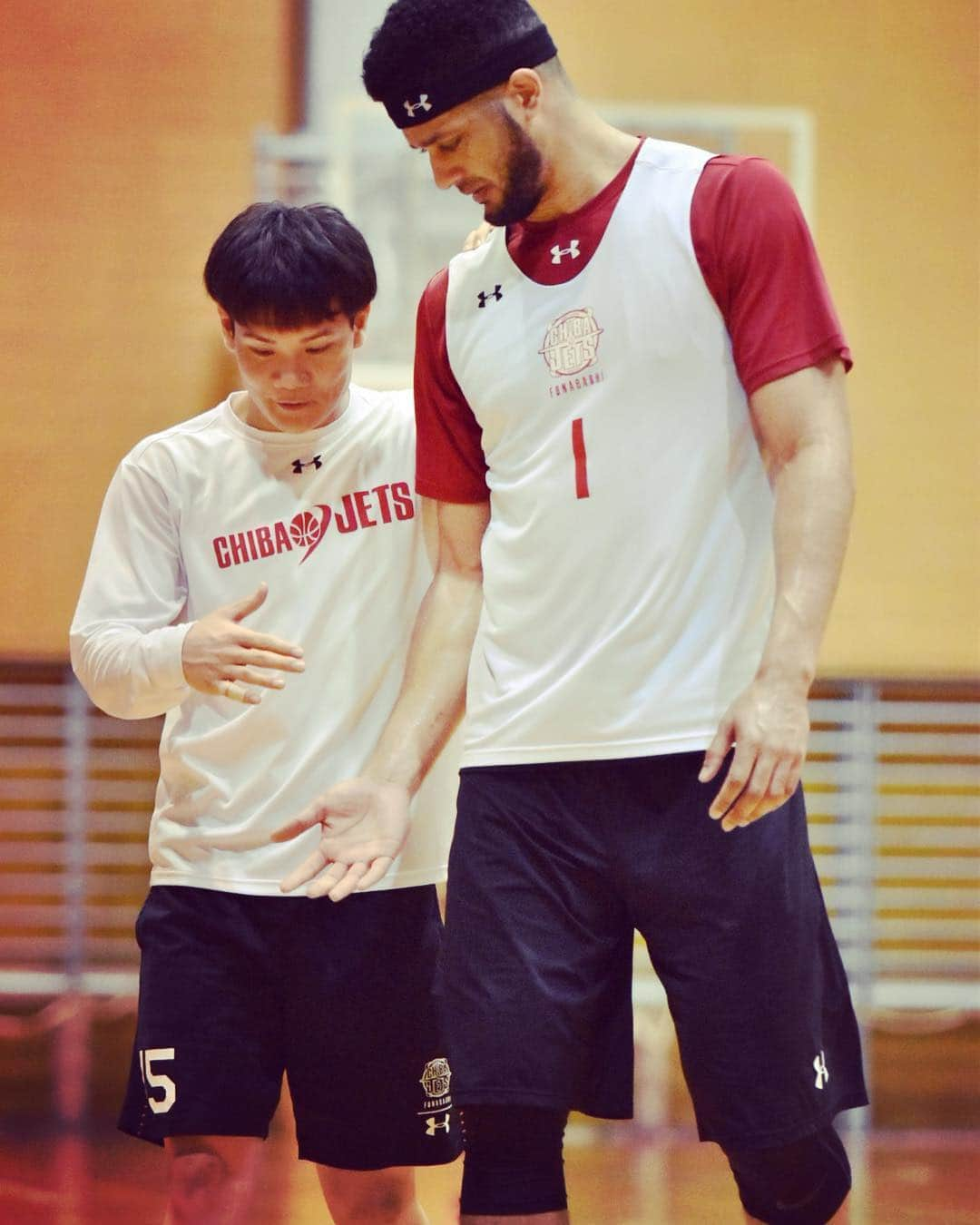 千葉ジェッツさんのインスタグラム写真 - (千葉ジェッツInstagram)「練習風景📸 #chibajets #Bリーグ #basketball #何気ない風景 #今日はダンカン多め #池田AT #ゆうほさん出しましたよ #がじゅandダンカン #よしあきandダンカン #バスケ #千葉ジェッツ #いくぜてっぺん」5月1日 16時51分 - chibajets_official