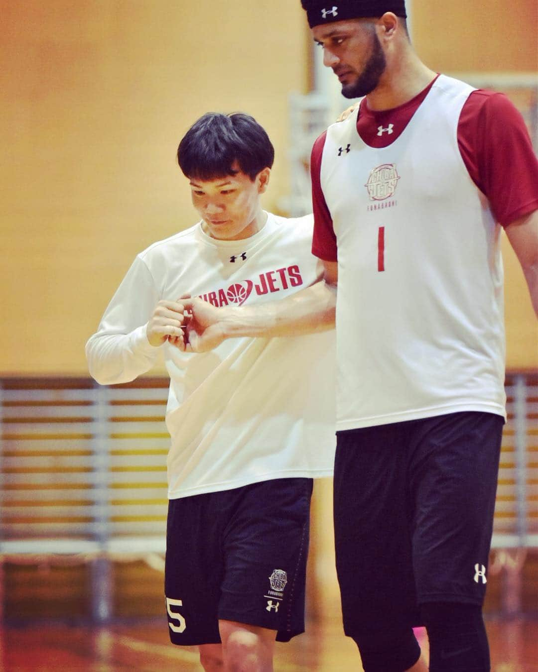 千葉ジェッツさんのインスタグラム写真 - (千葉ジェッツInstagram)「練習風景📸 #chibajets #Bリーグ #basketball #何気ない風景 #今日はダンカン多め #池田AT #ゆうほさん出しましたよ #がじゅandダンカン #よしあきandダンカン #バスケ #千葉ジェッツ #いくぜてっぺん」5月1日 16時51分 - chibajets_official