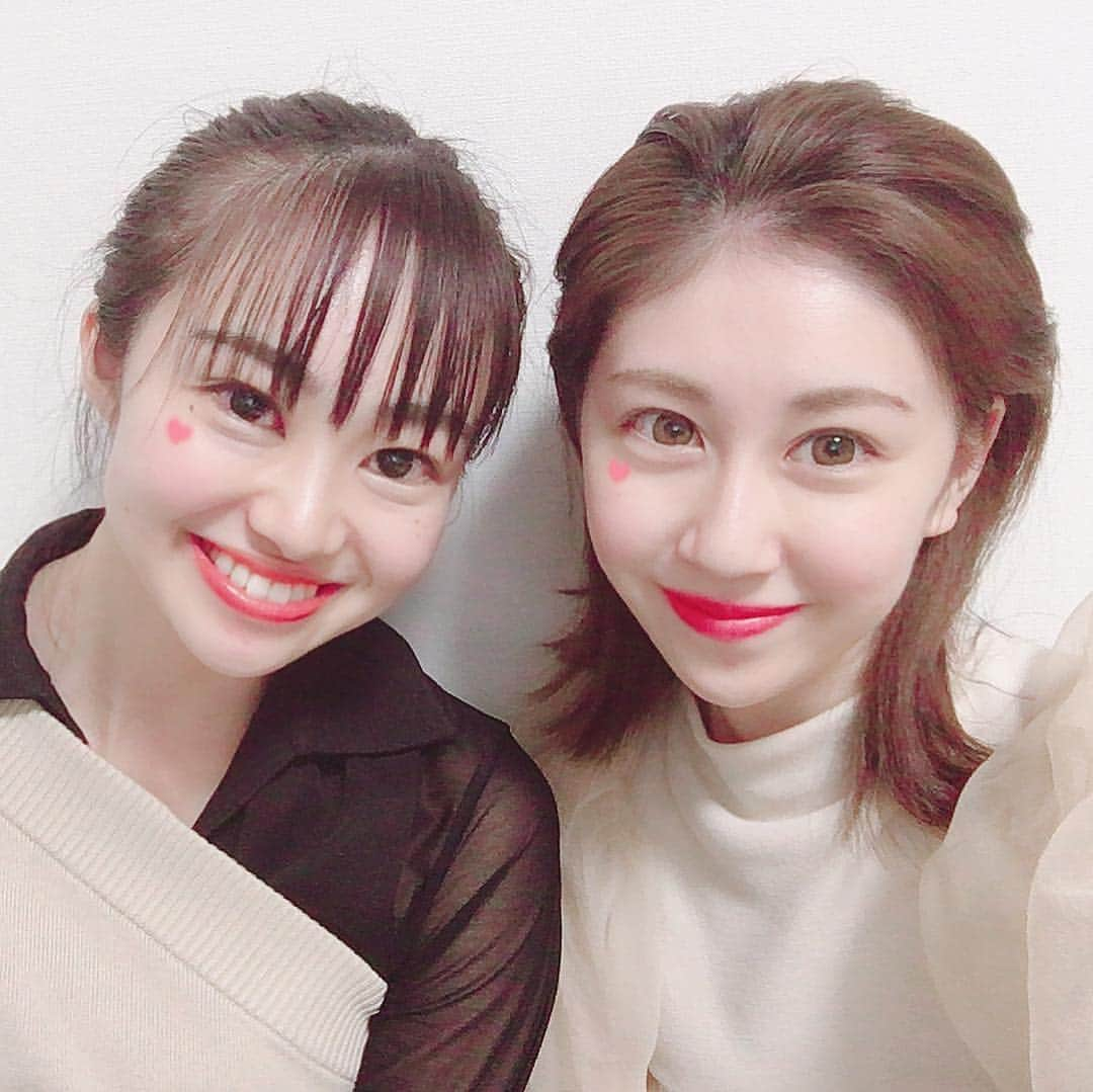 舞雛かのんさんのインスタグラム写真 - (舞雛かのんInstagram)「＊令和＊ 新しい元号のはじまり. . 昨晩は、あゆと一緒に令和を迎えました❤︎. . 話し出すと夢中になっちゃう私たち。 気づいたら...って感じで、ちょっとバタバタしたけど、それがまた 楽しかった☺︎. . 2枚目の写真はいつも出来ないウィンクが出来た奇跡の1枚!! . 新しい時代。 気持ち新たに頑張ります☺︎. . #令和 #新元号 #永島あゆみ #同期 #宝塚 #99期 #ウィンク出来てるよね笑 #気持ち新たに頑張ります」5月1日 16時59分 - mizho_601