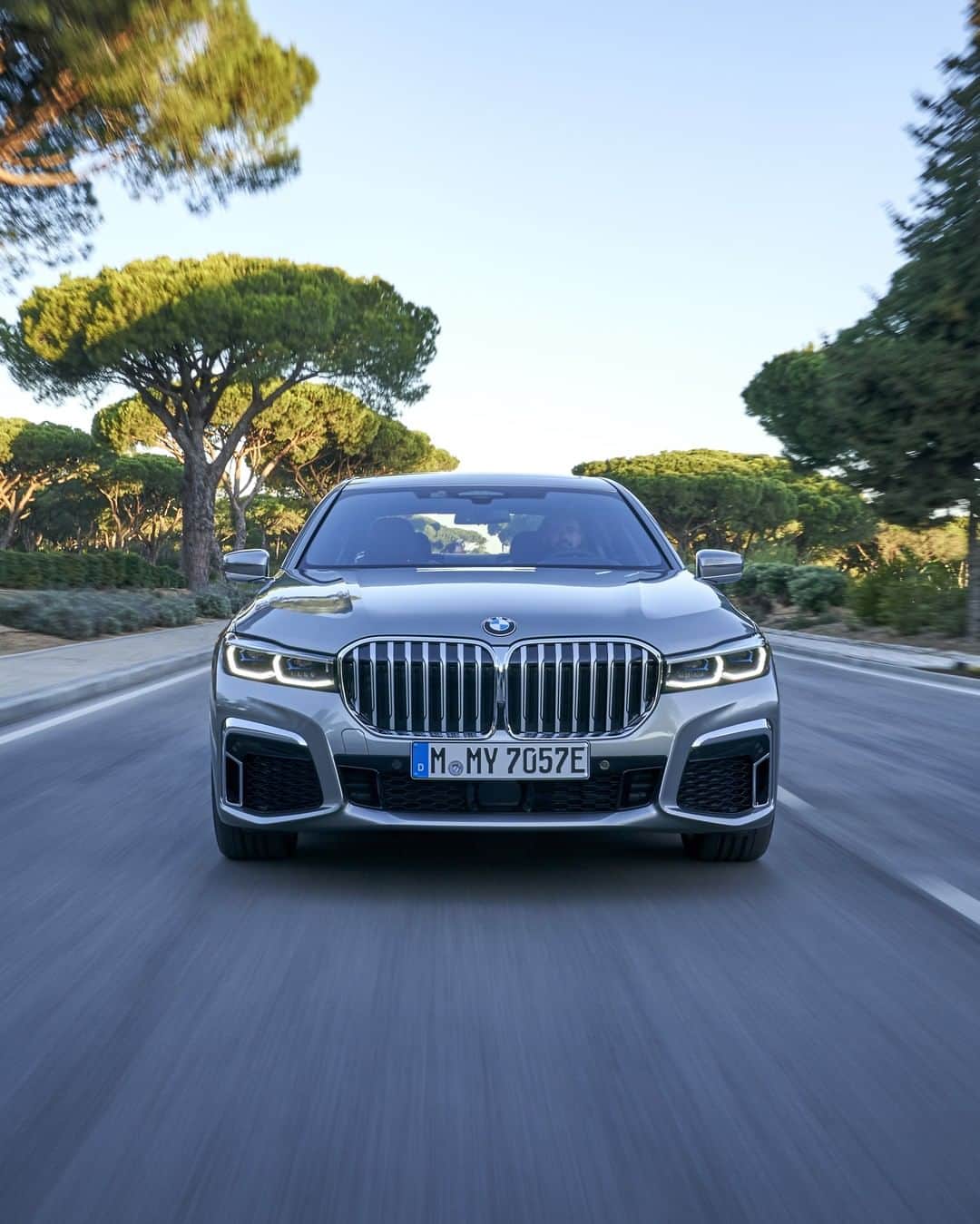 BMWのインスタグラム：「The ultimate evolution of luxury. THE 7. #BMW #THE7 #7Series __ BMW 745Le xDrive Sedan: Energy consumption in kWh/100 km (combined): 16.3 - 15.8. Fuel consumption in l/100 km (combined): 2.6 - 2.3. CO2 emissions in g/km (combined): 59 - 52, exhaust standard EU6d-TEMP. The values of fuel consumptions, CO2 emissions and energy consumptions shown were determined according to the European Regulation (EC) 715/2007 in the version applicable at the time of type approval. The figures refer to a vehicle with basic configuration in Germany and the range shown considers optional equipment and the different size of wheels and tires available on the selected model. The values of the vehicles are already based on the new WLTP regulation and are translated back into NEDC-equivalent values in order to ensure the comparison between the vehicles. [With respect to these vehicles, for vehicle related taxes or other duties based (at least inter alia) on CO2-emissions the CO2 values may differ to the values stated here.] The CO2 efficiency specifications are determined according to Directive 1999/94/EC and the European Regulation in its current version applicable. The values shown are based on the fuel consumption, CO2 values and energy consumptions according to the NEDC cycle for the classification. For further information about the official fuel consumption and the specific CO2 emission of new passenger cars can be taken out of the „handbook of fuel consumption, the CO2 emission and power consumption of new passenger cars“, which is available at all selling points and at https://www.dat.de/angebote/verlagsprodukte/leitfaden-kraftstoffverbrauch.html.」
