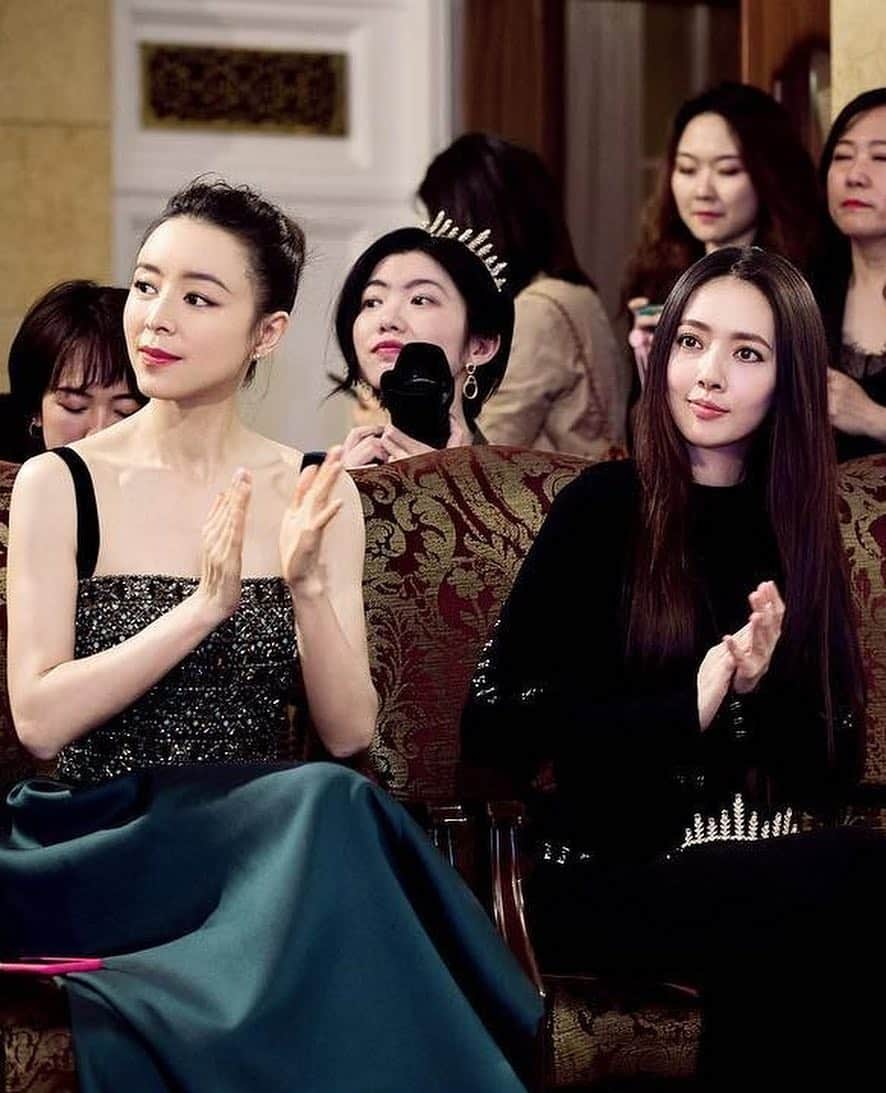リームアクラさんのインスタグラム写真 - (リームアクラInstagram)「Actress Zhang Jingchu wearing #ReemAcraFall19 while attending a #ReemAcra event with Bea Hayden.⠀ ⠀ #ZhangJingchu #BeaHayden」5月1日 22時31分 - reemacra