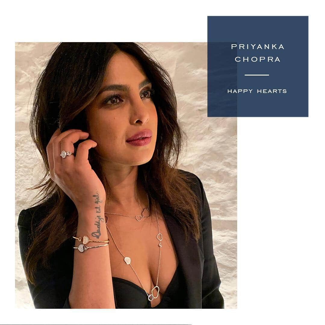 ショパールさんのインスタグラム写真 - (ショパールInstagram)「Spotted in Chopard! @priyankachopra just nailed the perfect #ChopardHappyHearts look. #StarsInChopard」5月1日 17時08分 - chopard