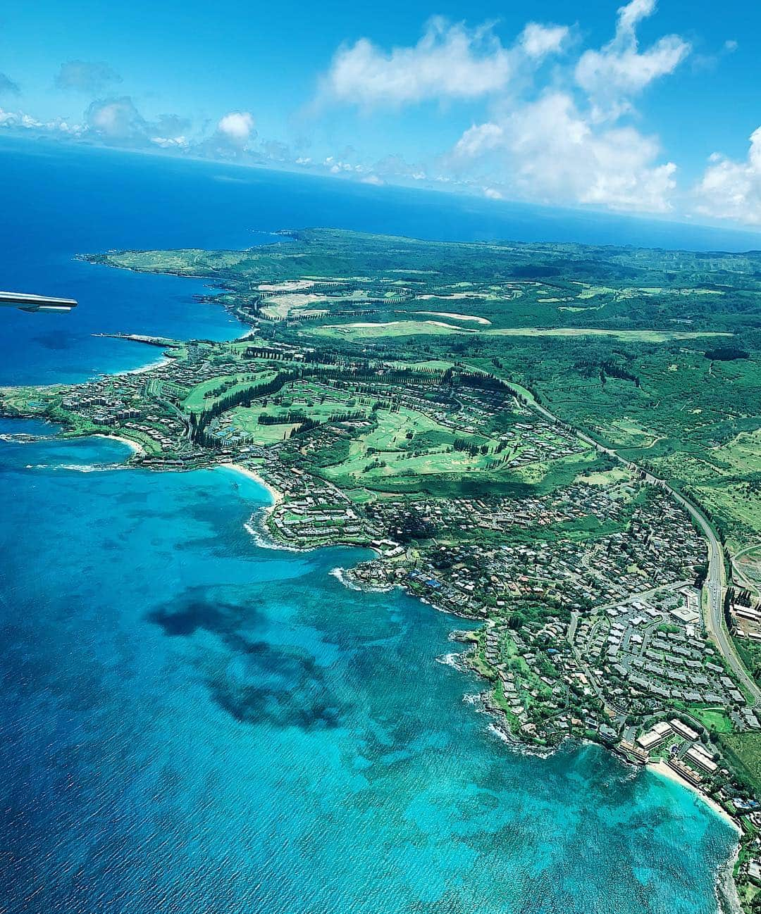 エミ・レナータさんのインスタグラム写真 - (エミ・レナータInstagram)「Big Island Touchdown💙✈️ #bigisland #hawaii」5月1日 17時16分 - emi_renata