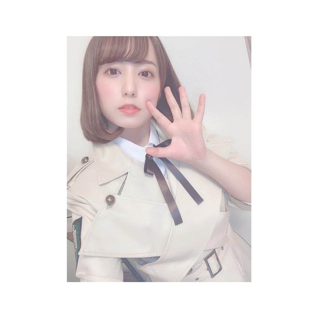 前田美里のインスタグラム：「令和もよろしくお願いします。 (令和もたくさんヲタ活します。) . #令和 #欅坂46 #黒い羊 #コスプレ #欅坂コス #欅コス #欅坂46好きな人と繋がりたい #制服  #keyakizaka46 #japanesegirl #instalike #instagood #costume」