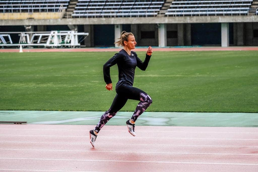 Amandine BROSSIERさんのインスタグラム写真 - (Amandine BROSSIERInstagram)「On the road to Yokohama. .📸@pascalmartinot  #worldrelays #yokohama #sprint #4x400mrelay」5月1日 17時39分 - amandine.brossier